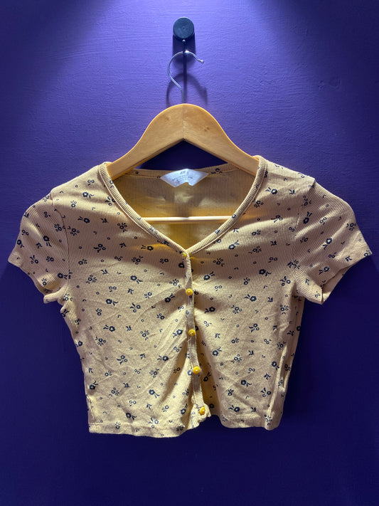 yellow-floral-button-crop-top-61
