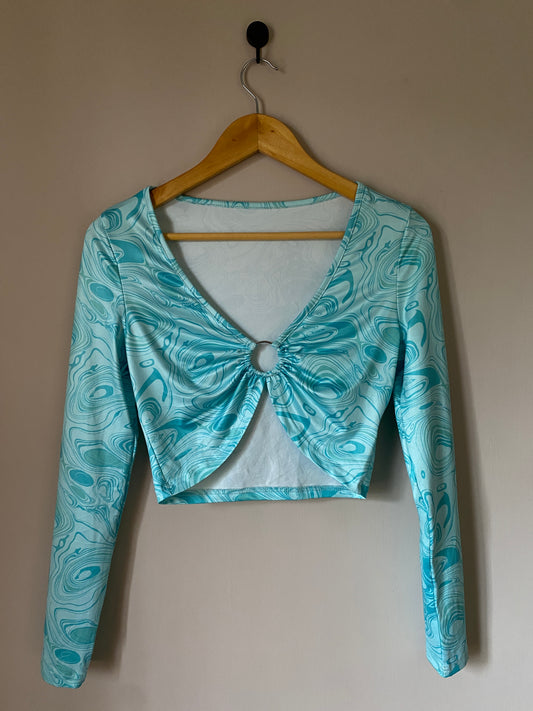 aqua-swirled-ring-detail-crop-top1