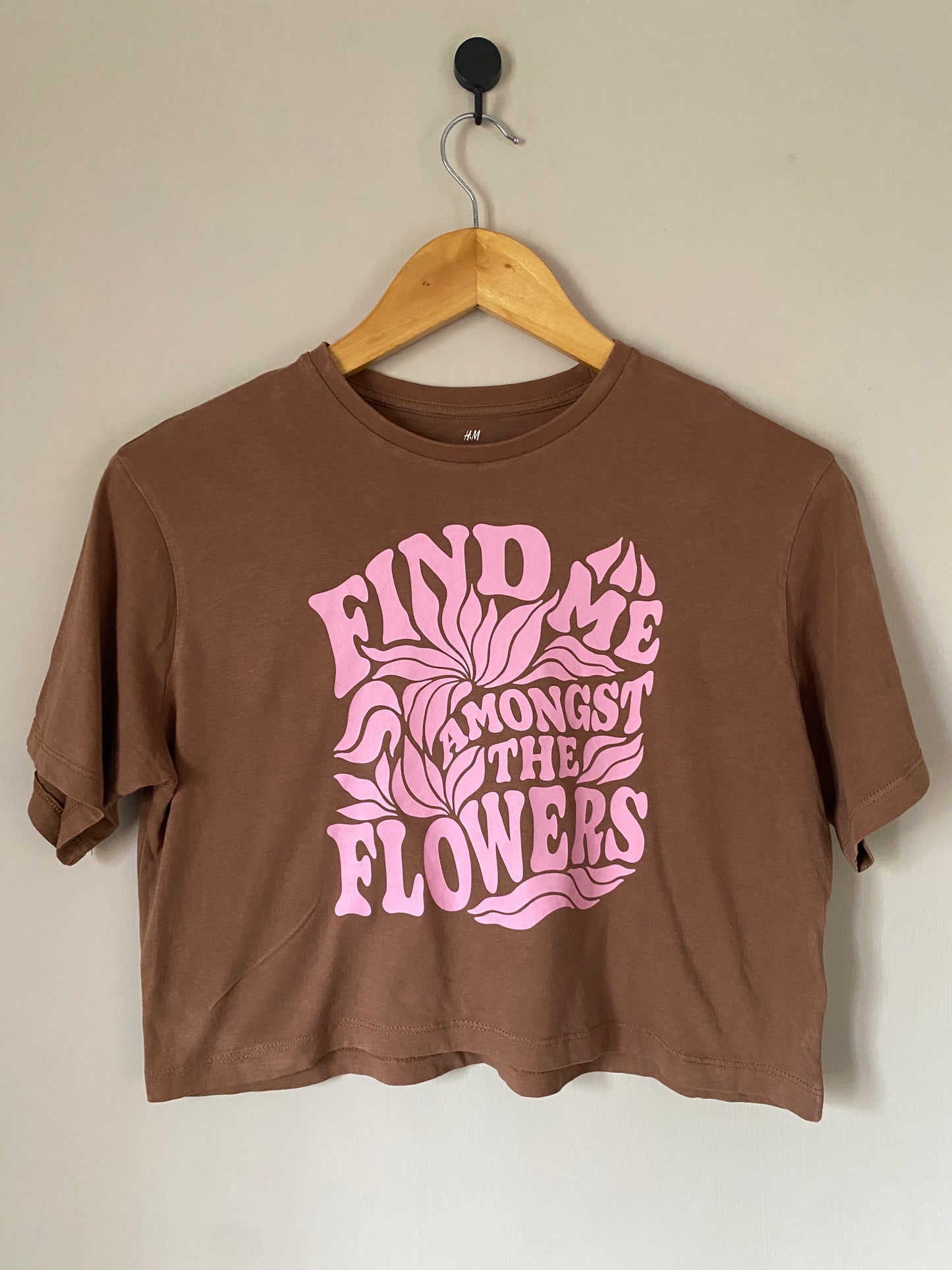 brown-floral-graphic-crop-tee