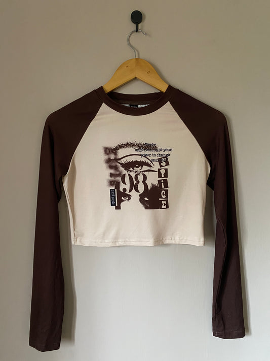shein-brown-and-beige-graphic-raglan-crop-top