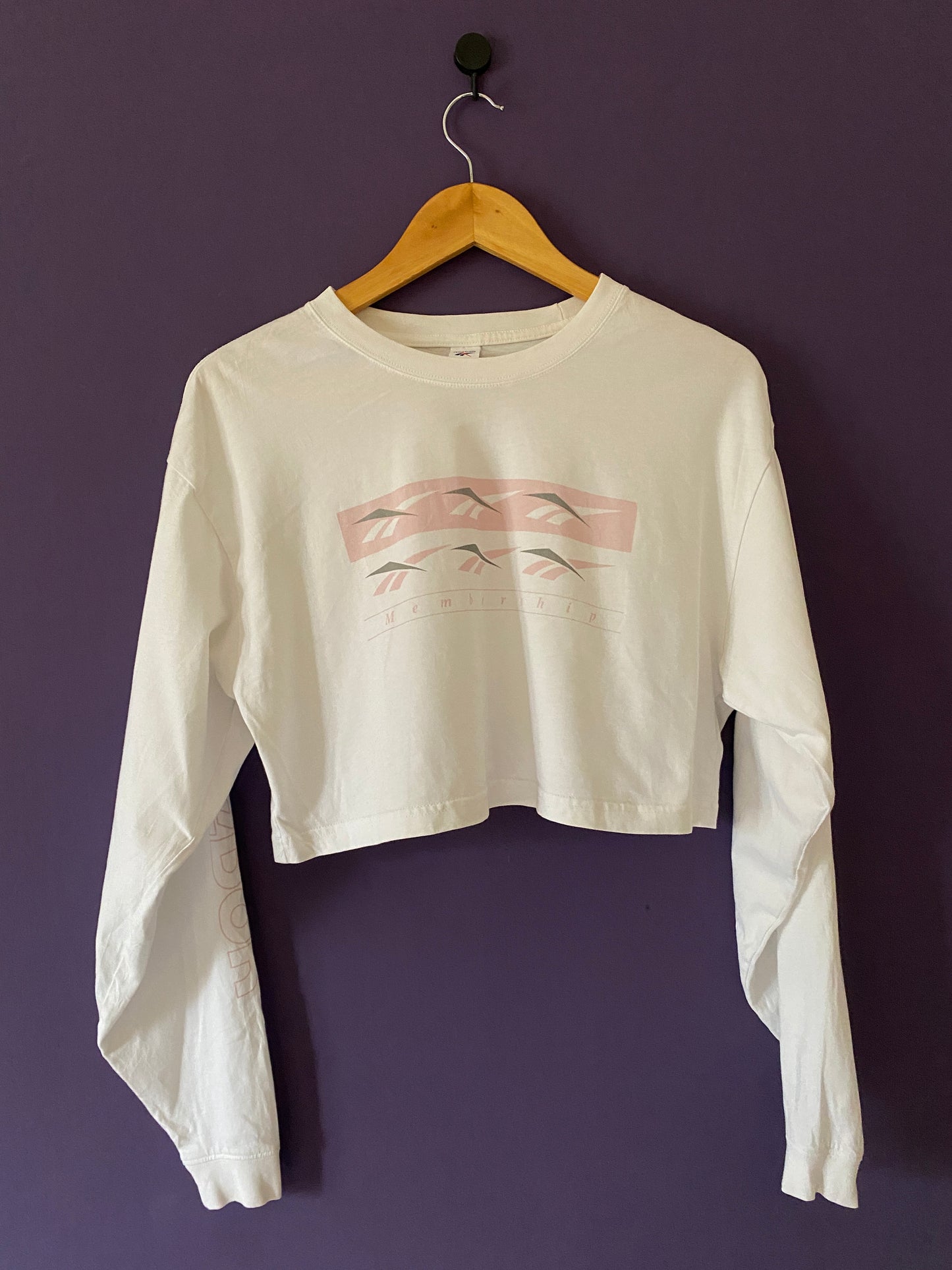 white-reebok-logo-long-sleeve-crop-top