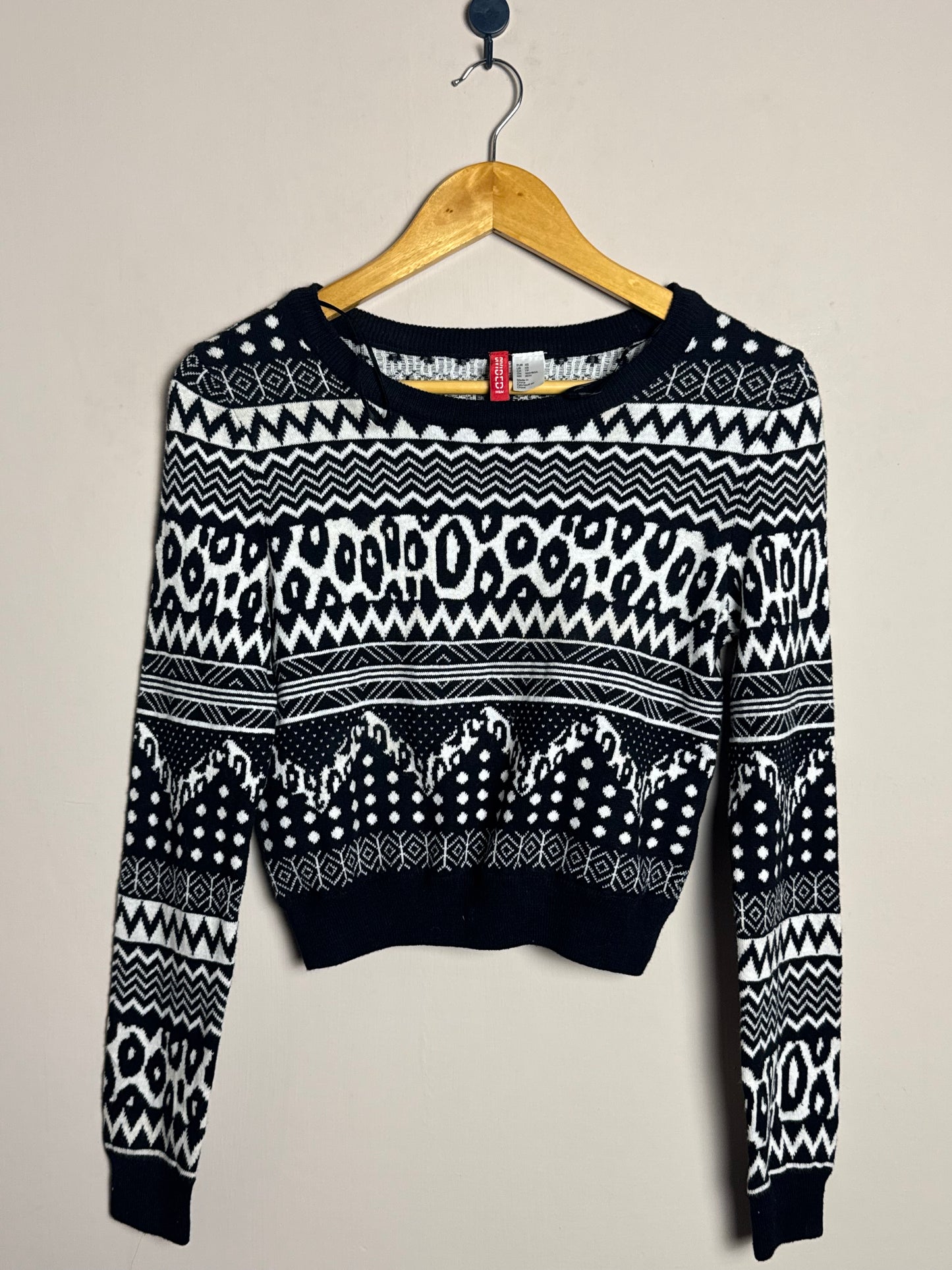 black-white-tribal-print-cropped-sweatshirt-33