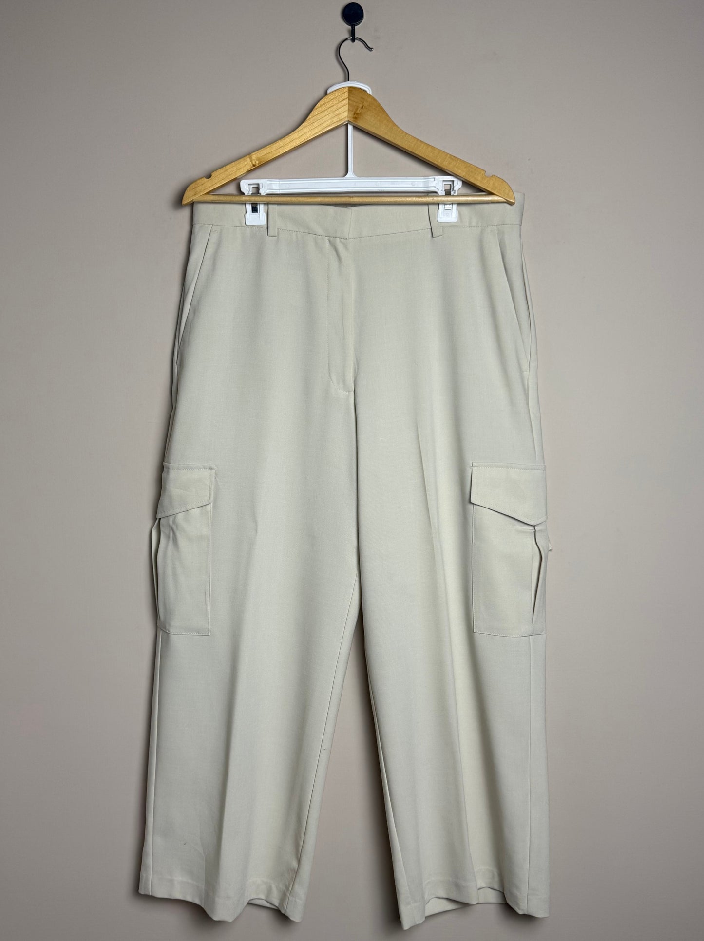 beige-cargo-pants-54