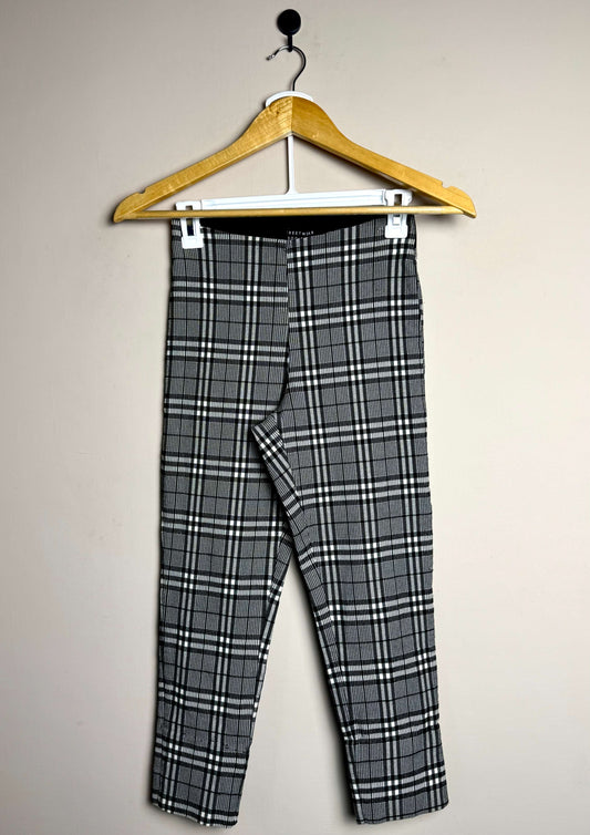 Handle: black-white-plaid-pants-15