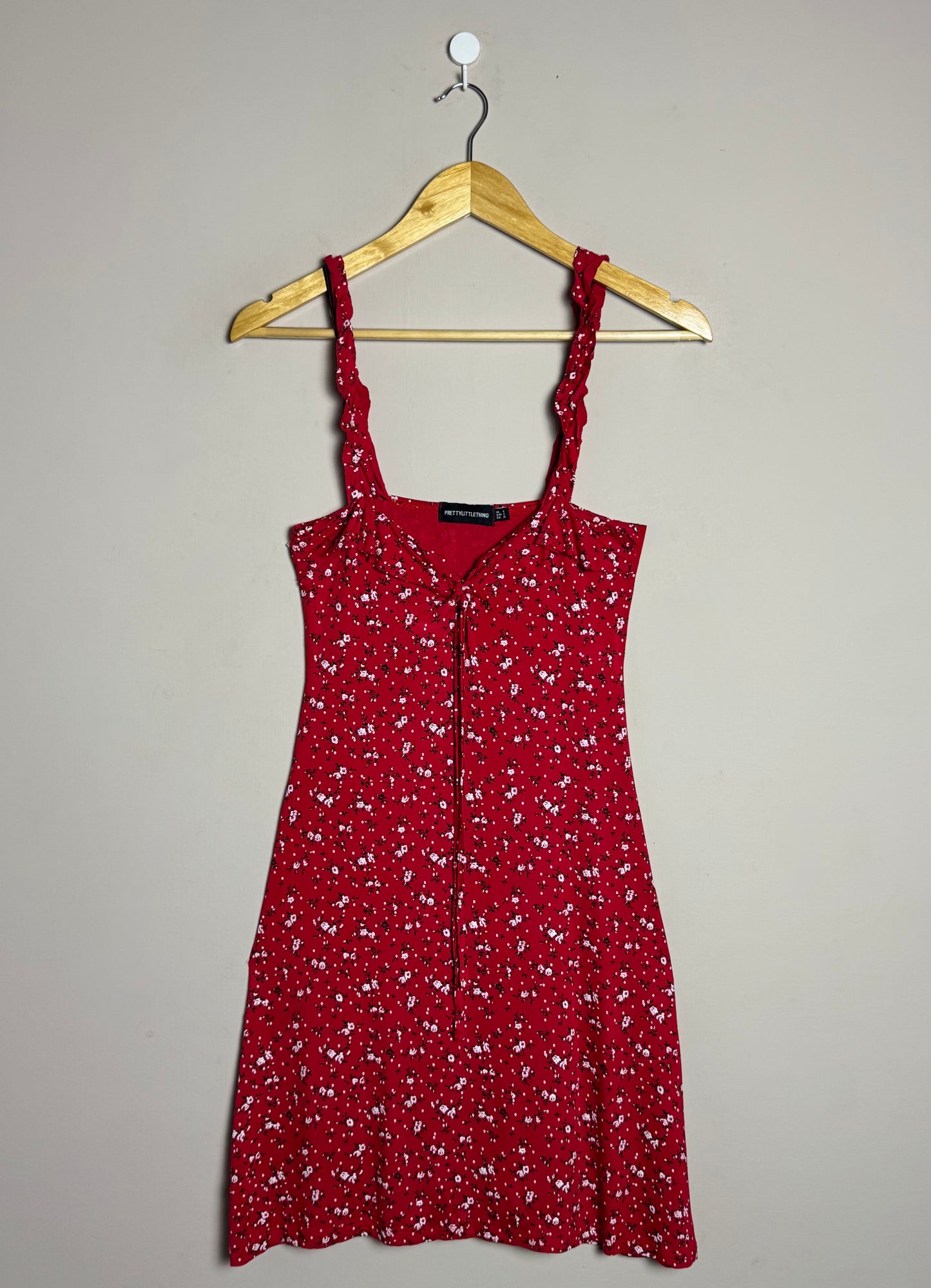 prettylittlething-red-floral-dress-7