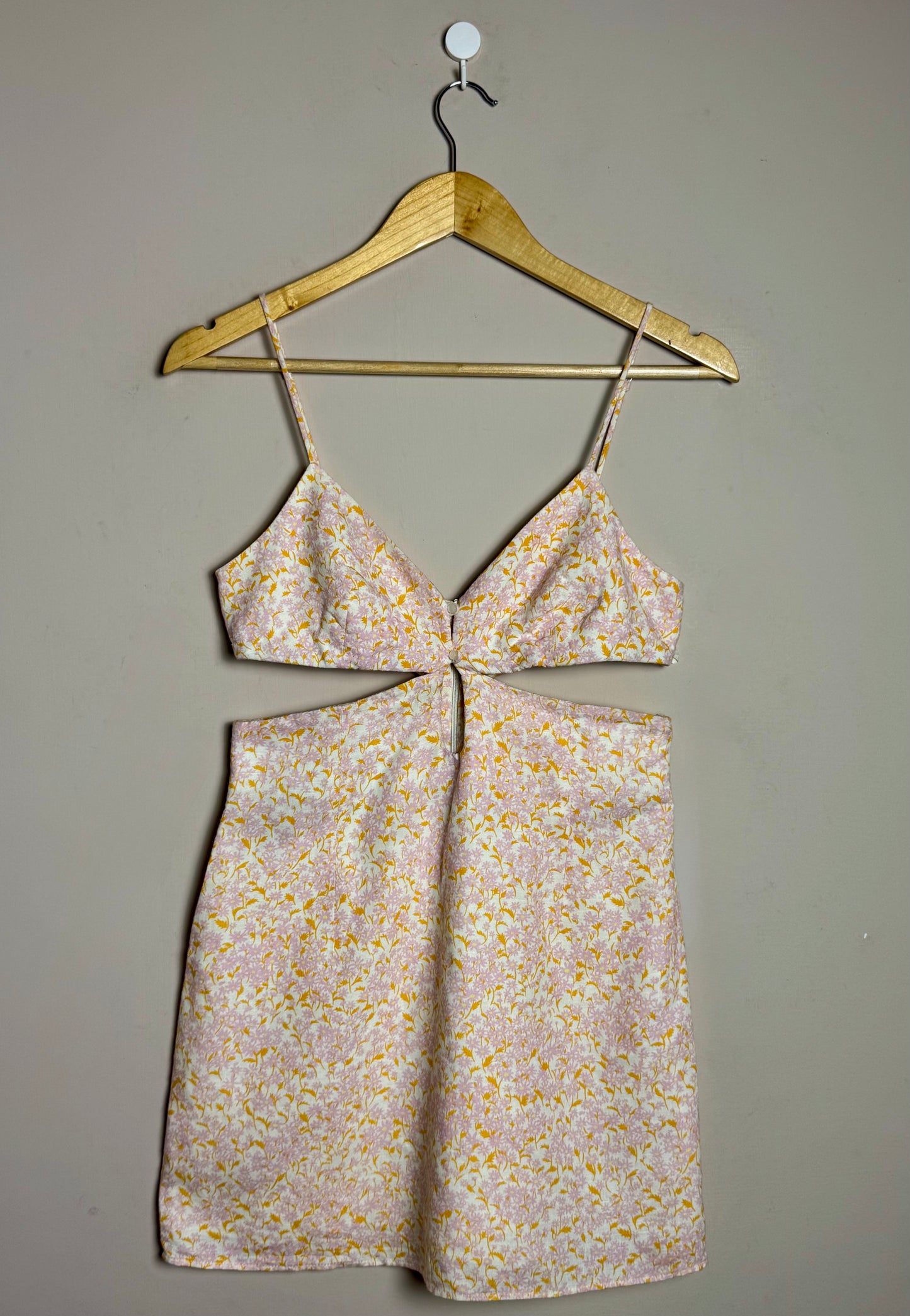 pastel-floral-cutout-mini-dress-8