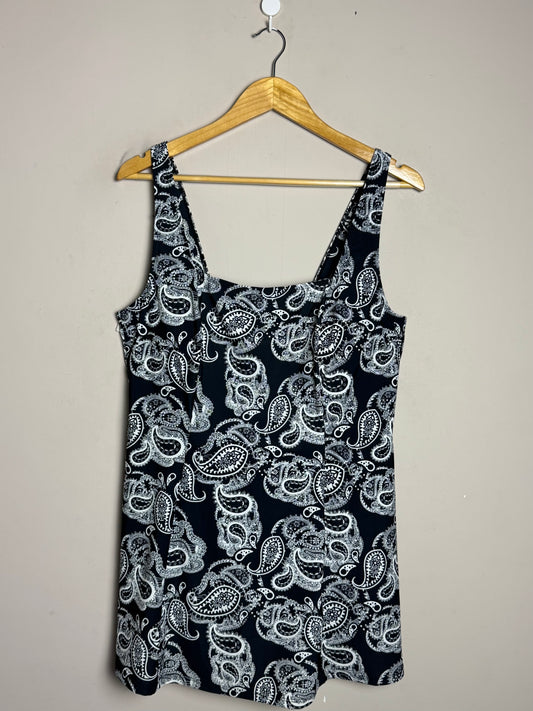 black-white-paisley-sleeveless-dress-4