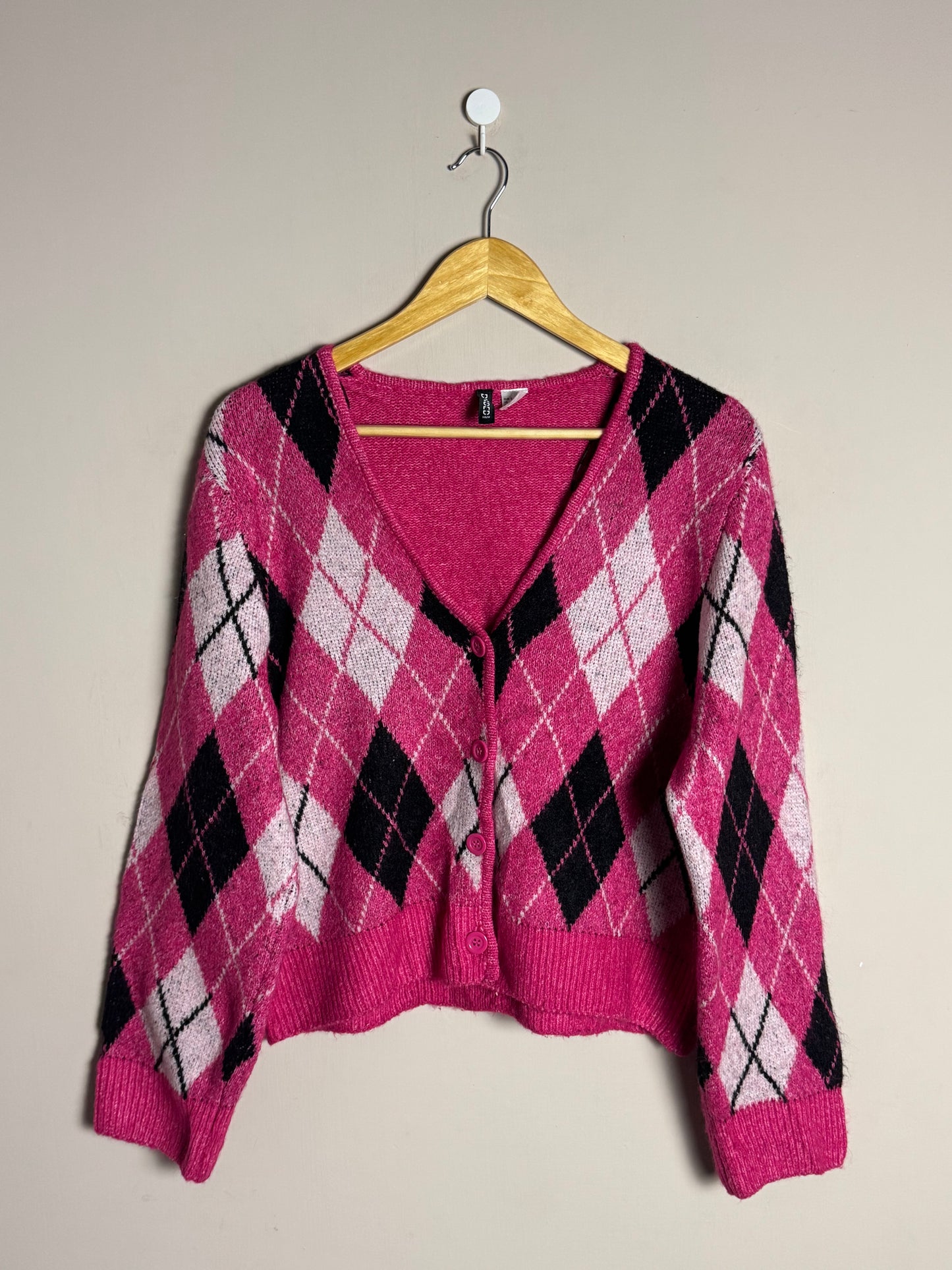 pink-argyle-knit-cardigan-52
