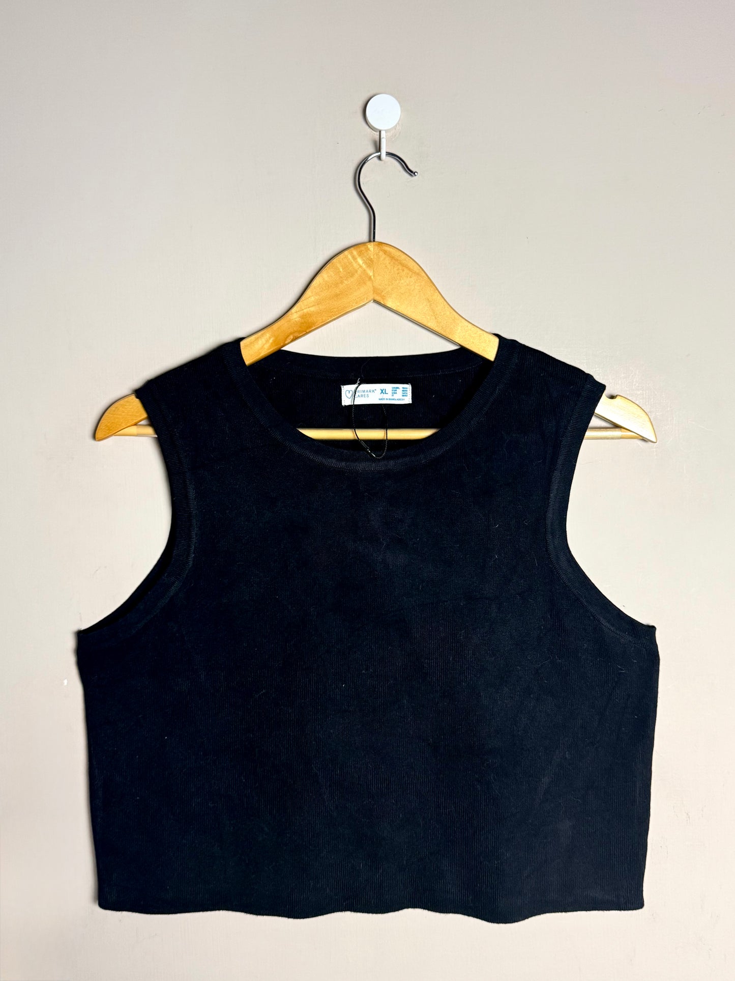 black-basic-sleeveless-top-xl-56
