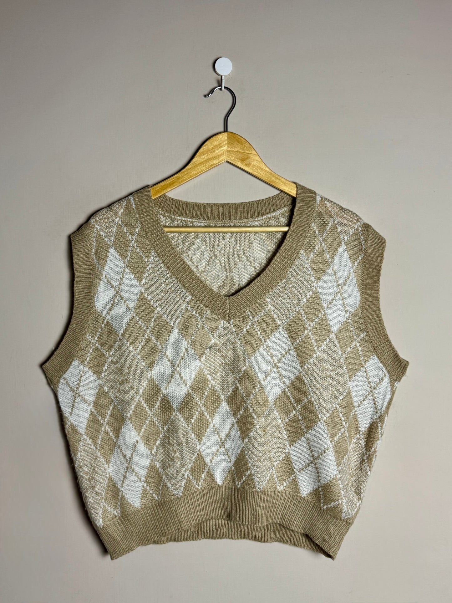 beige-argyle-knit-vest-medium-44