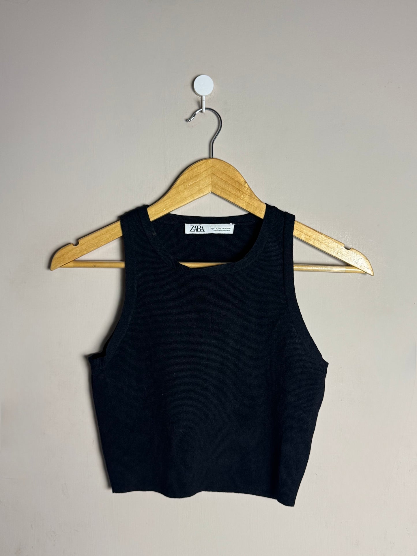 black-classic-knit-tank-71