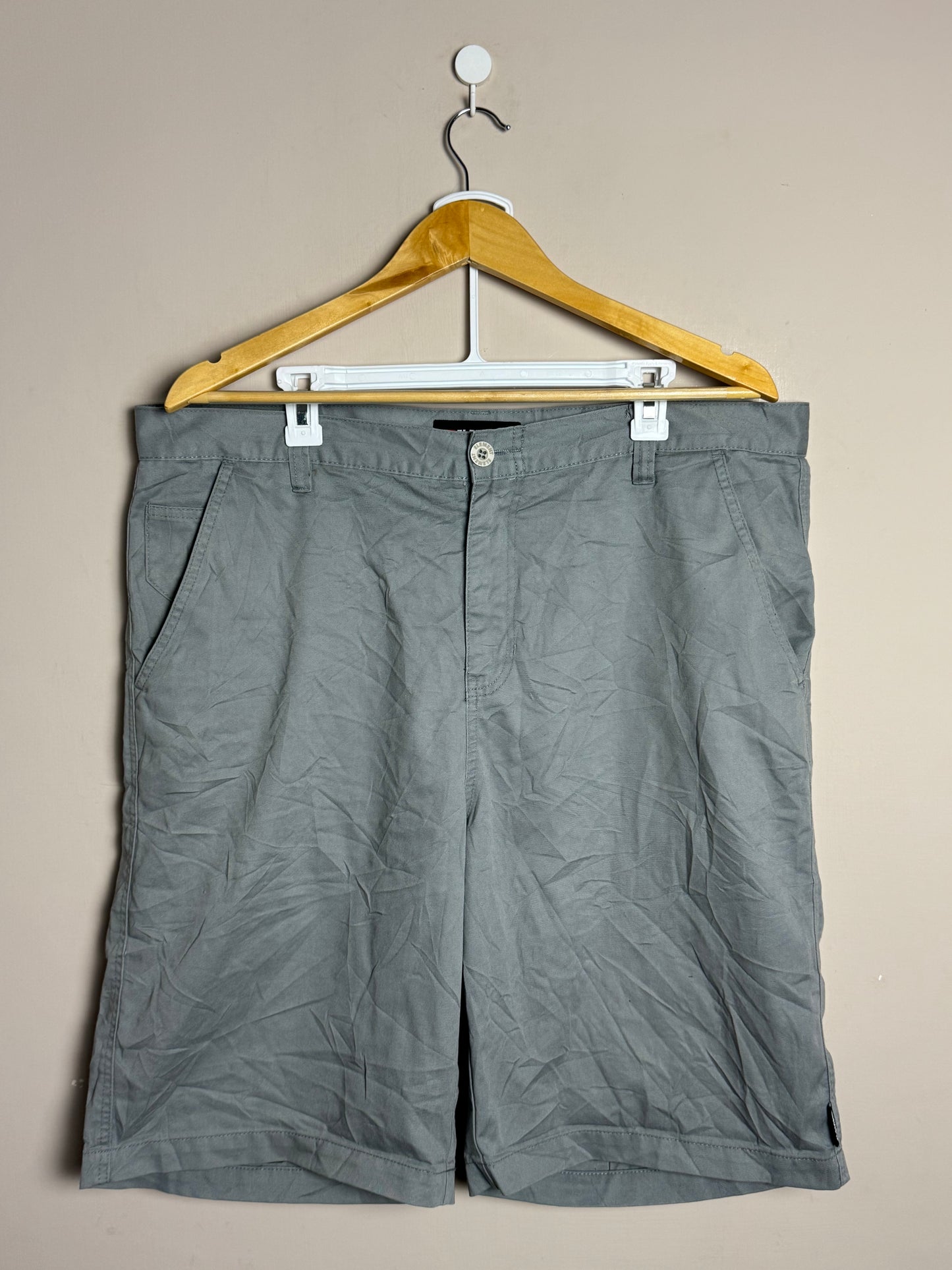 grey-cargo-shorts-45