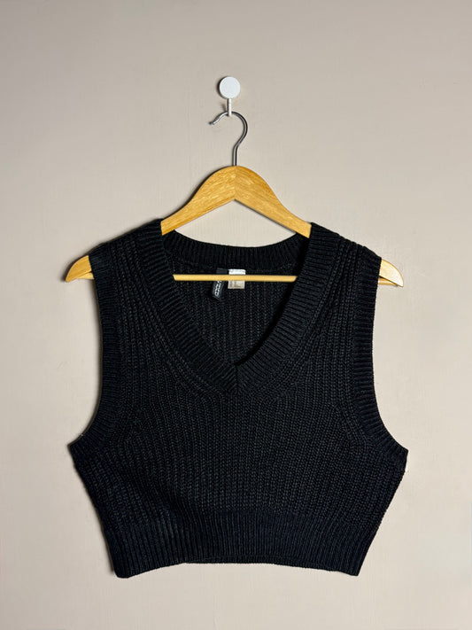 black-ribbed-crop-vest-81