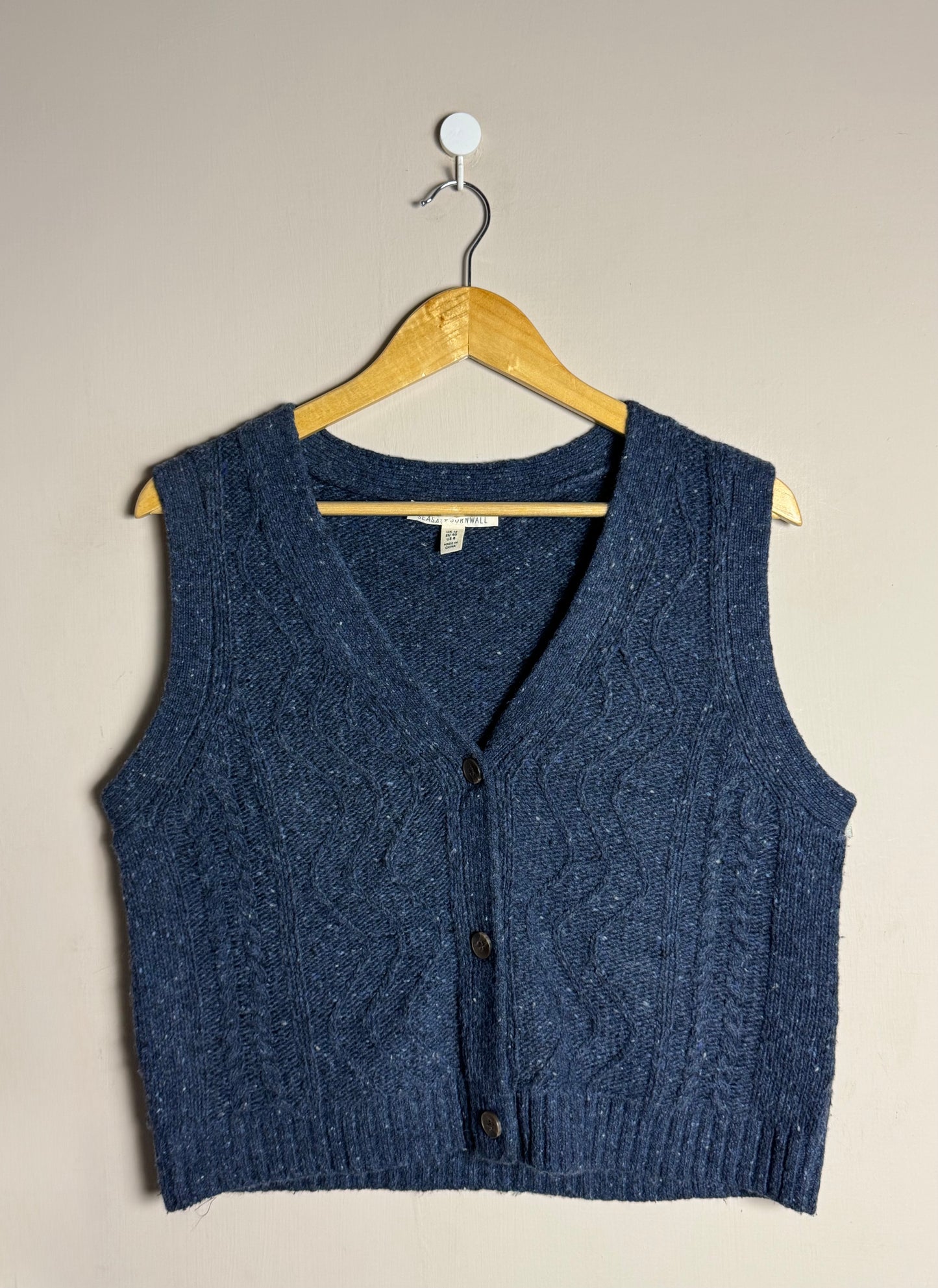 navy-cableknit-button-vest-84