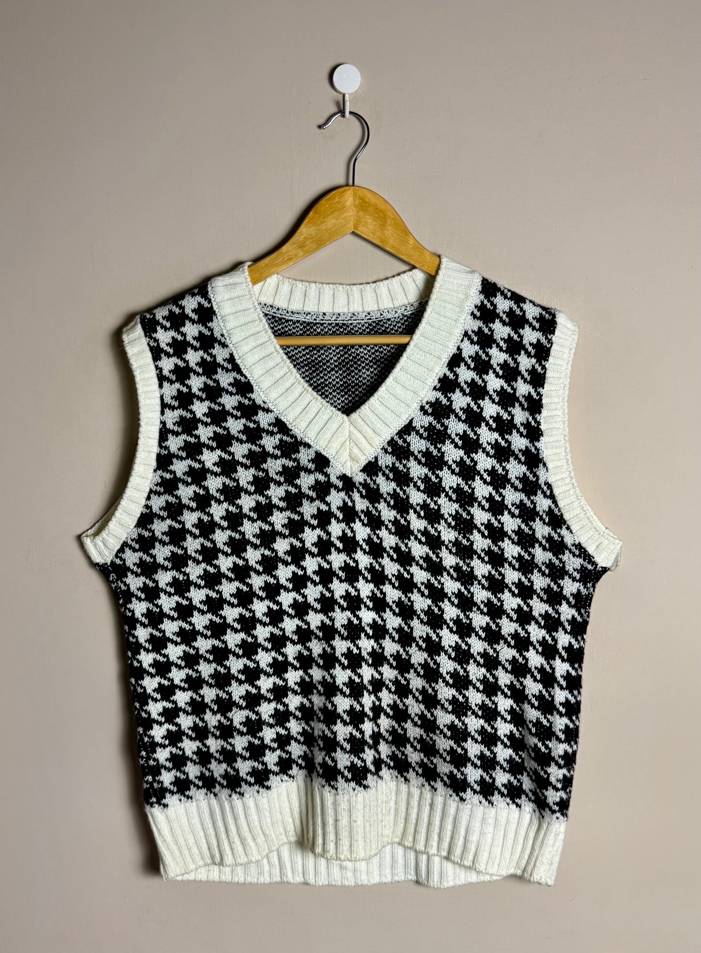 black-white-houndstooth-vest-78