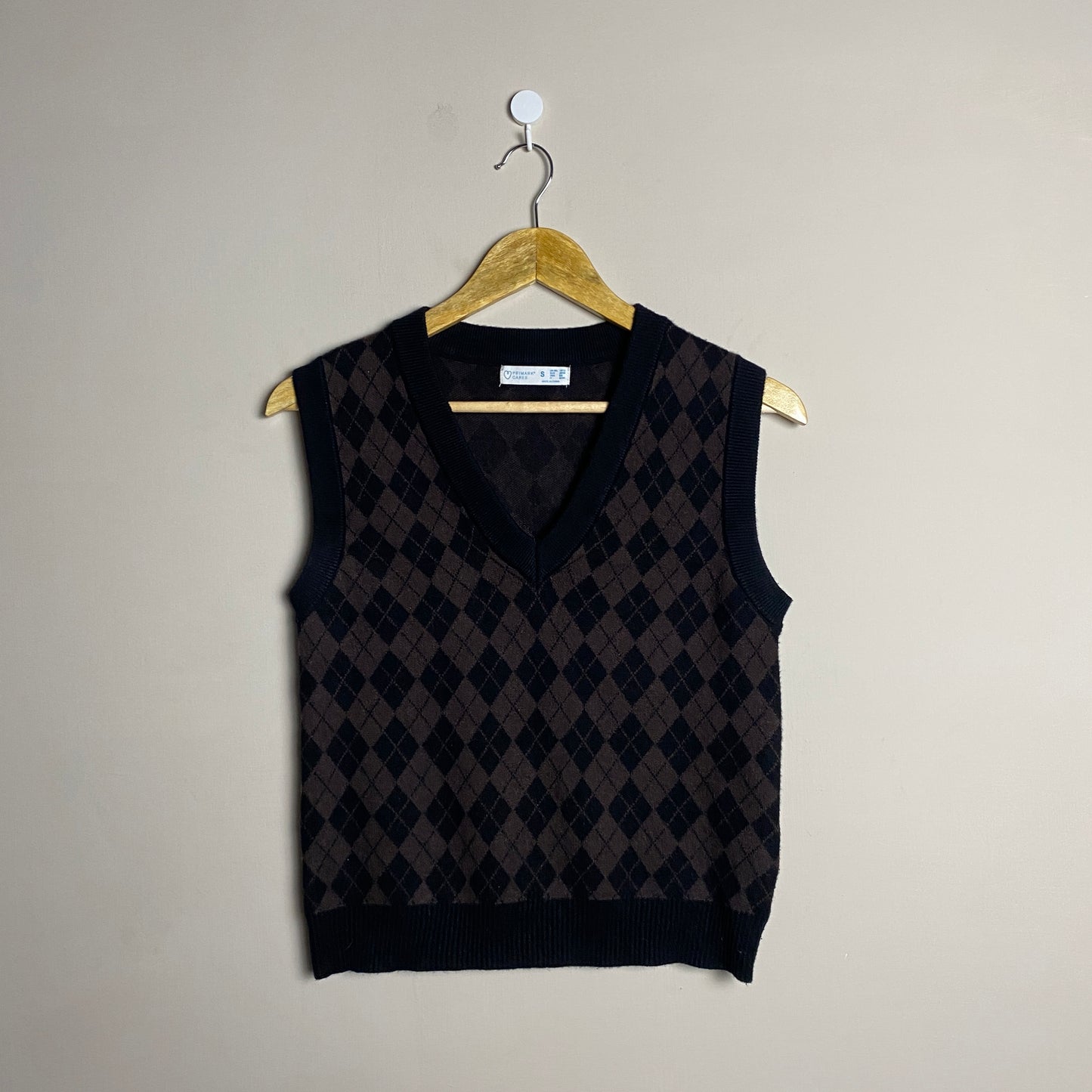 brown-argyle-sweater-vest-97