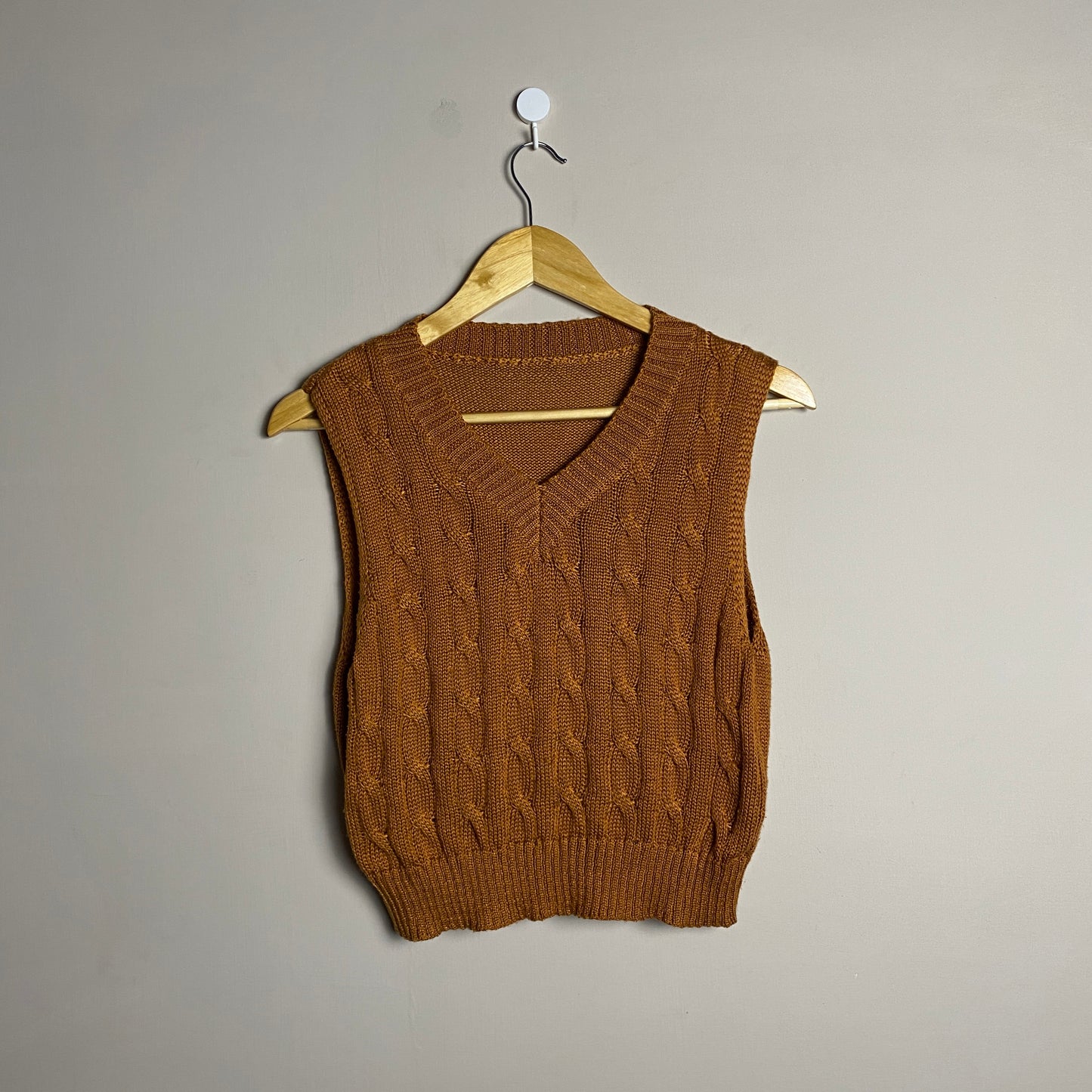 brown-cableknit-sleeveless-sweater-141