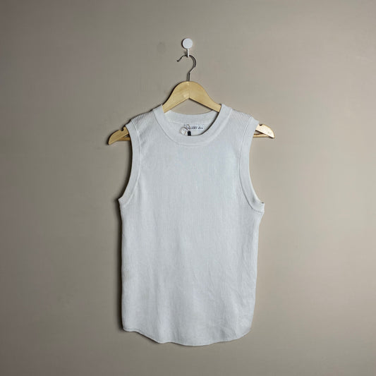 white-basic-sleeveless-top-140