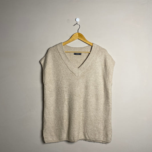 cream-oversized-sleeveless-sweater-136