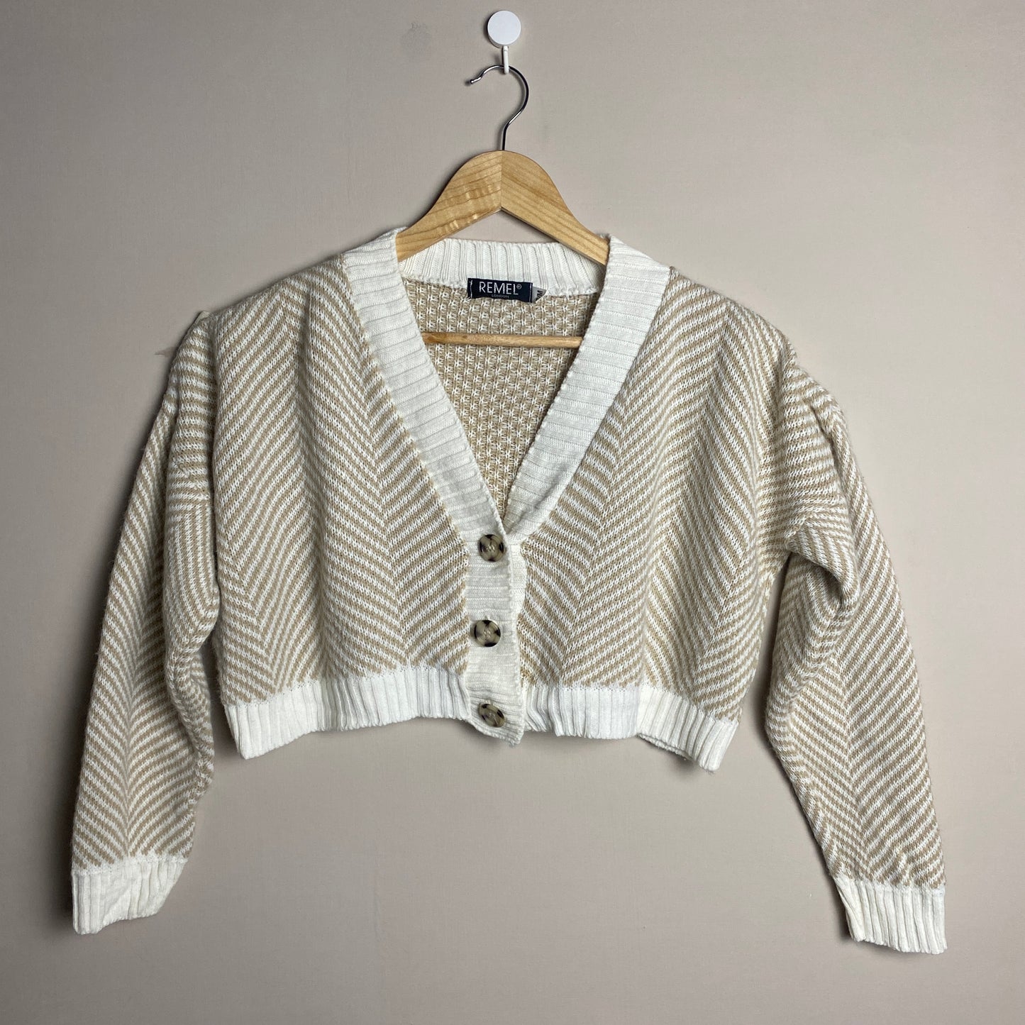 beige-herringbone-knit-cardigan-180