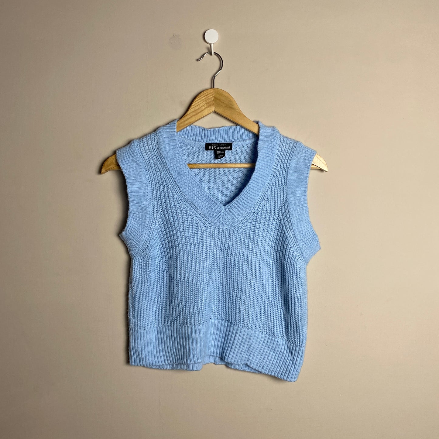 blue-sleeveless-knit-vest-114