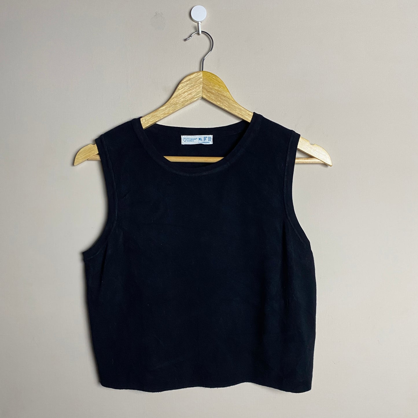 black-basic-sleeveless-top-93