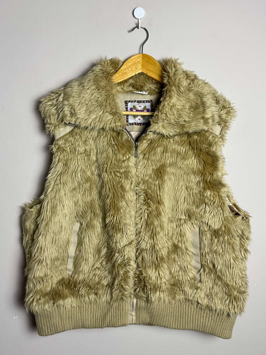beige-faux-fur-hooded-vest-19