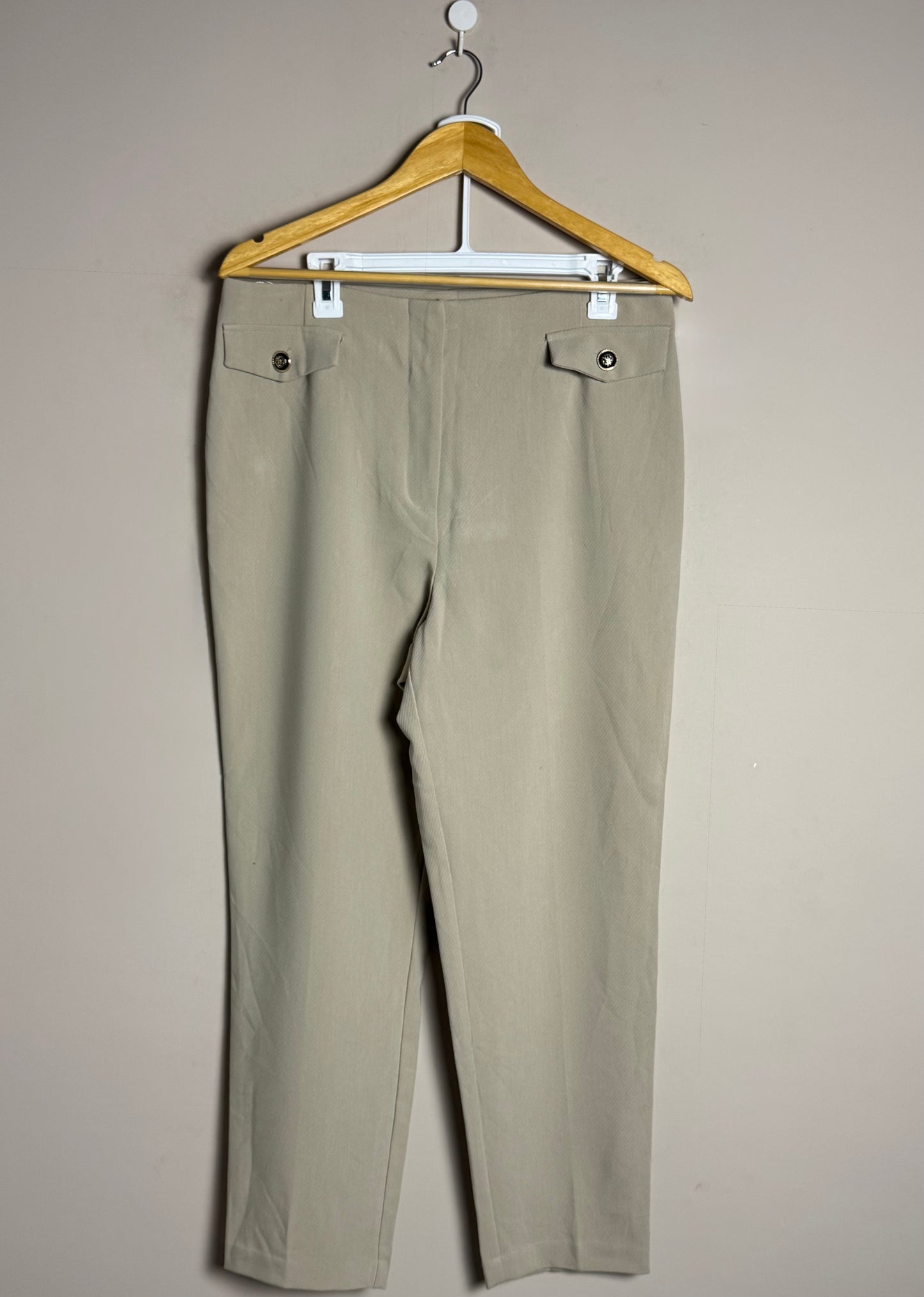 medium-beige-buttoned-pants-l39-w36-108