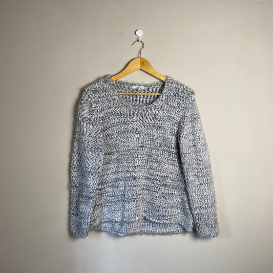 grey-fluffy-woolen-sweater-057