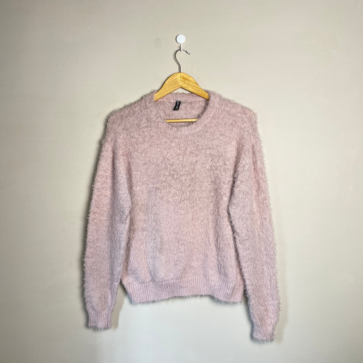 light-pink-fuzzy-woolen-sweater-037