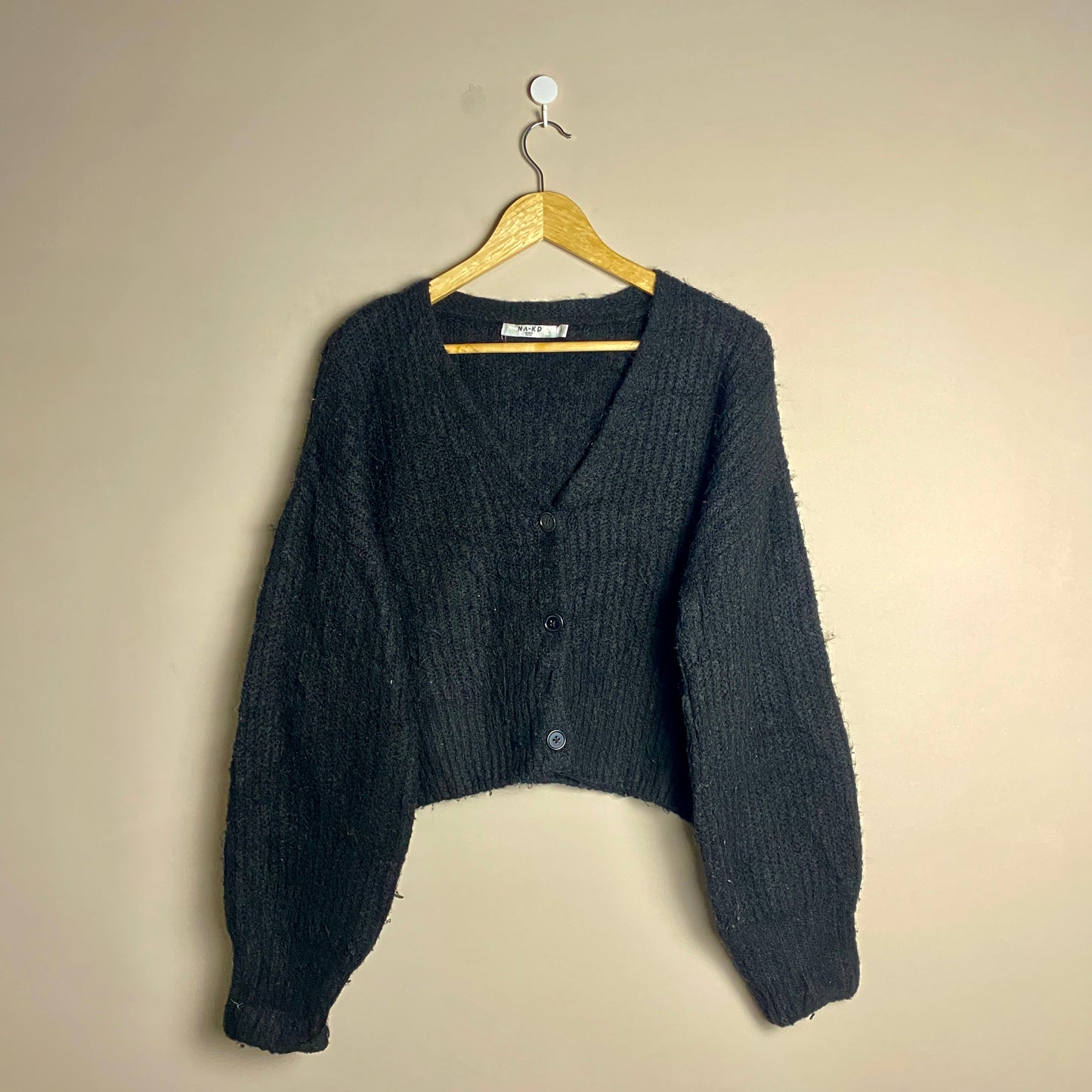 black-fuzzy-cropped-cardigan-191