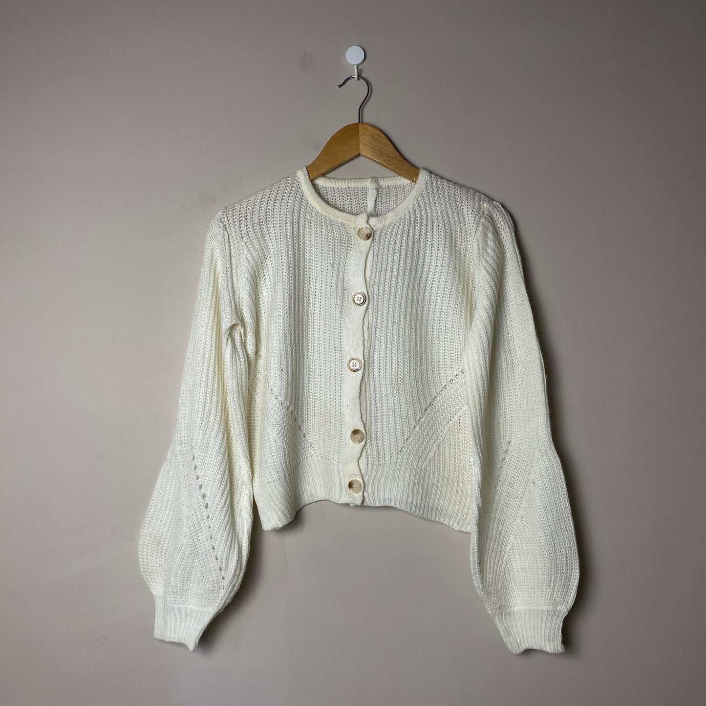 white-balloon-sleeve-cardigan-206