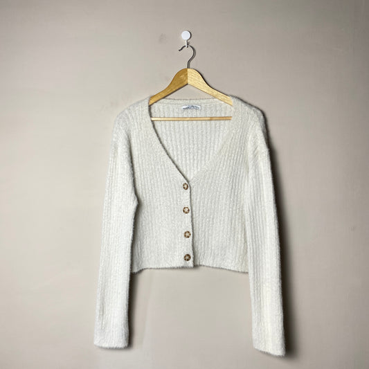 white-fuzzy-cropped-cardigan-194