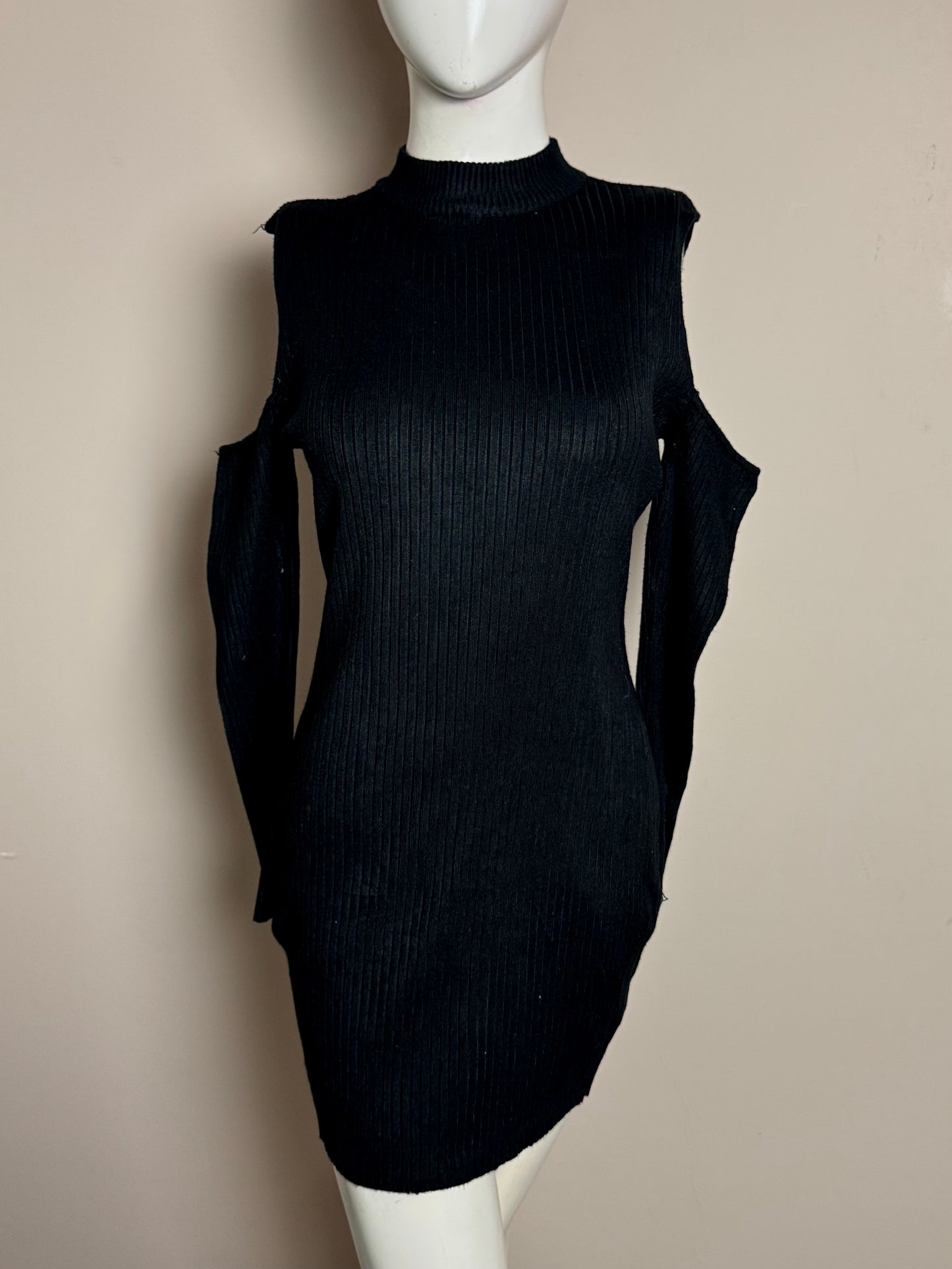 Black Cold Shoulder Ribbed Knit Dress – Medium
