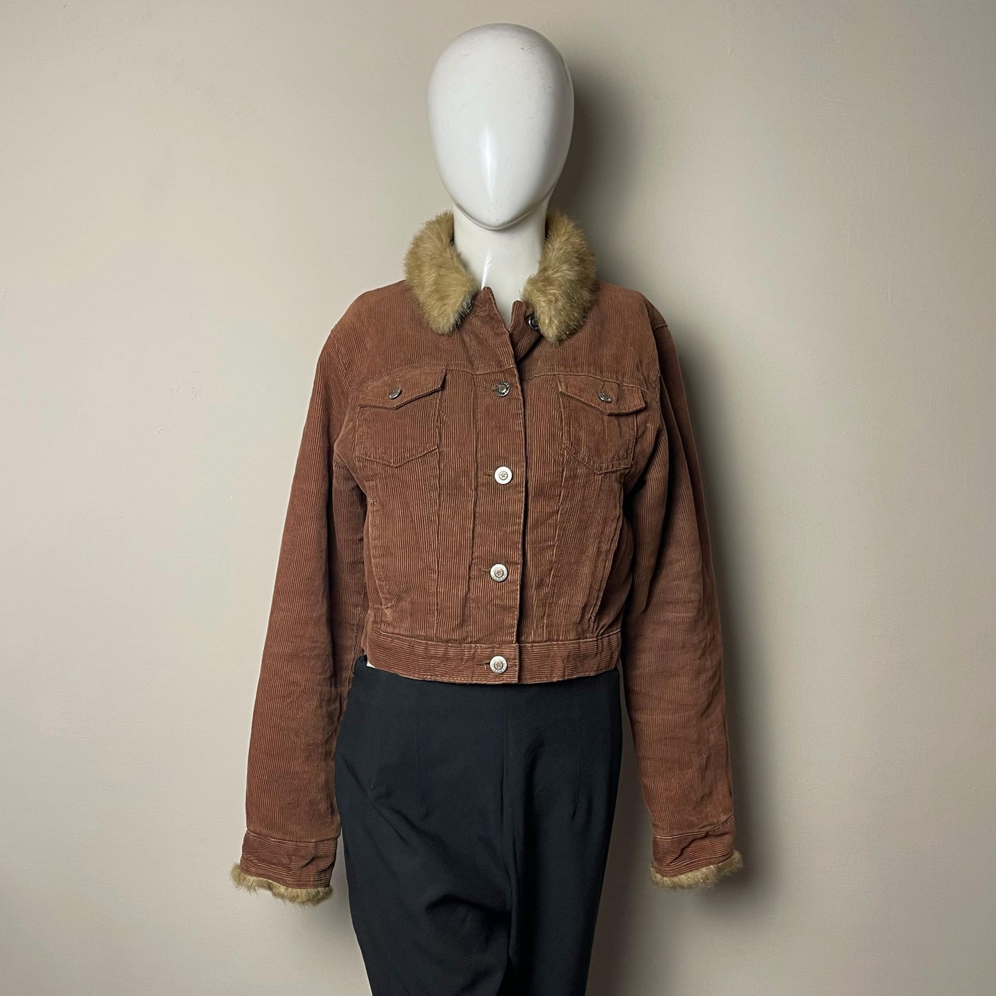 corduroy-faux-fur-collar-jacket-077