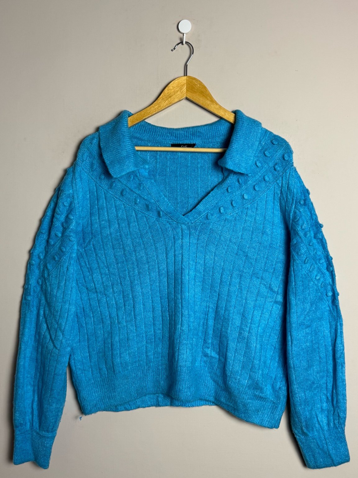 blue-textured-collar-sweat-shirt-9