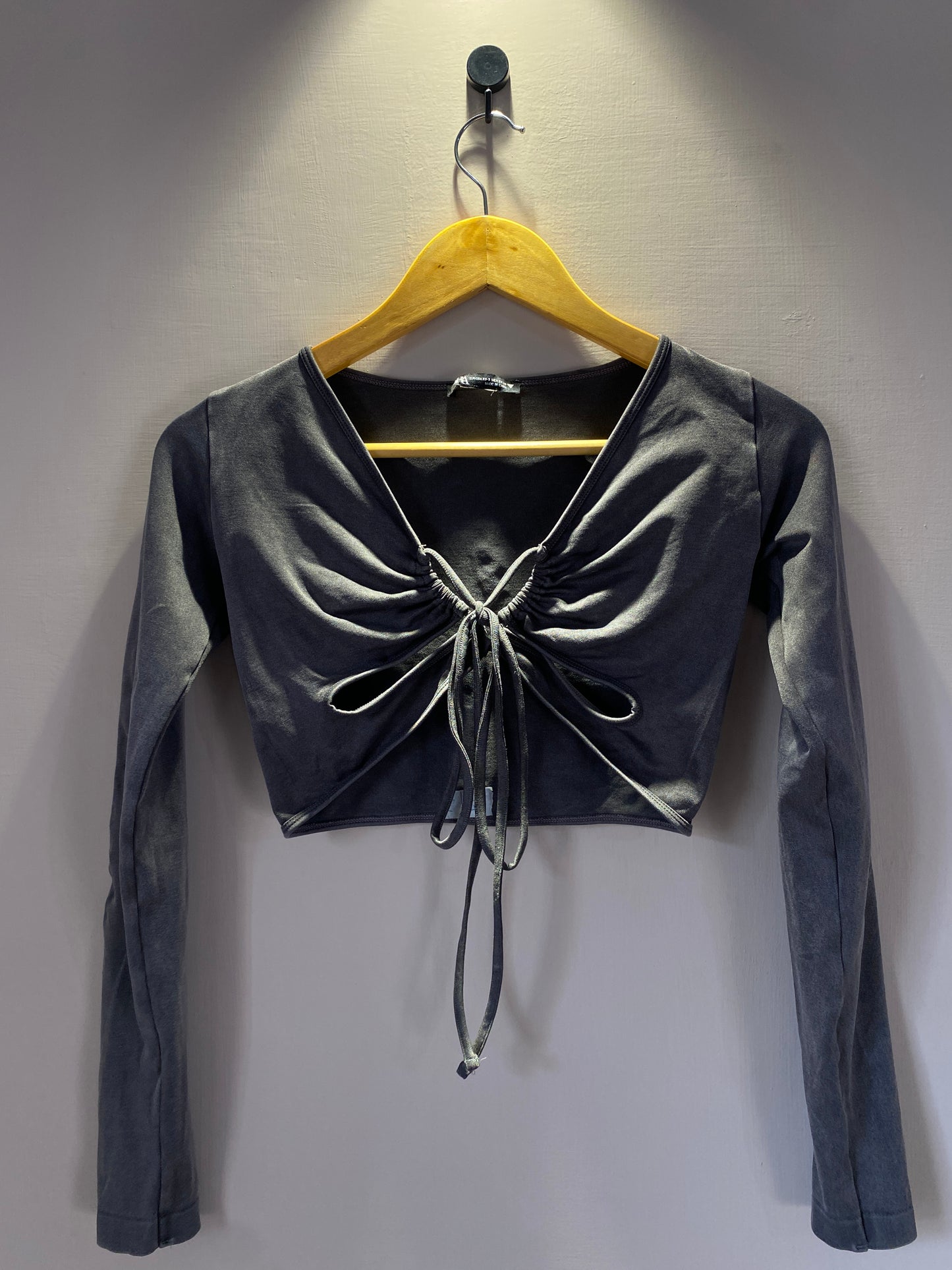 charcoal-ruched-tie-front-crop-top