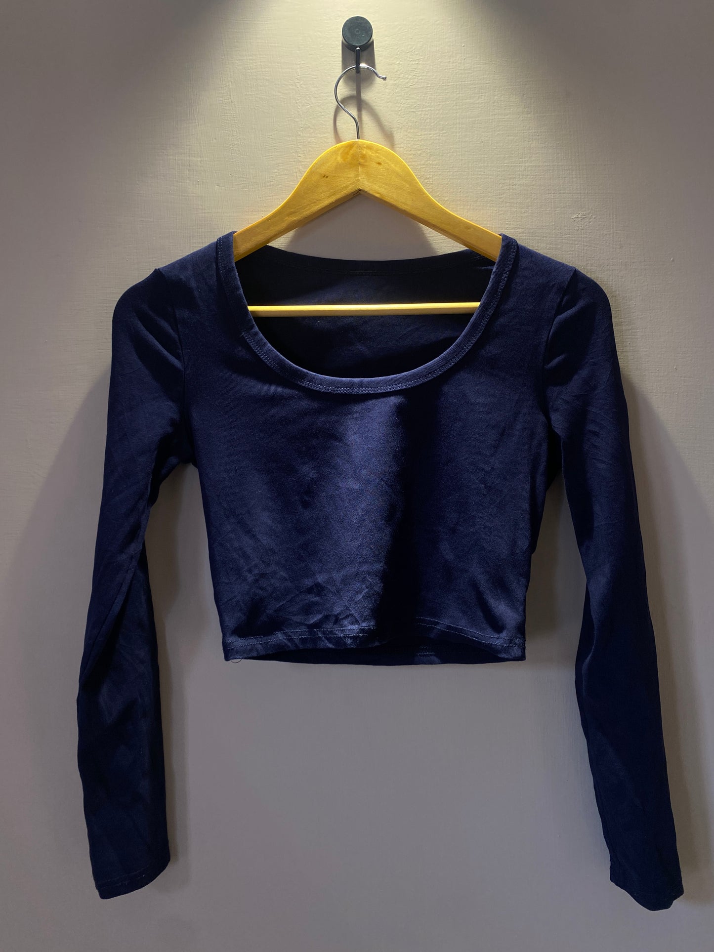 navy-blue-scoop-neck-crop-top