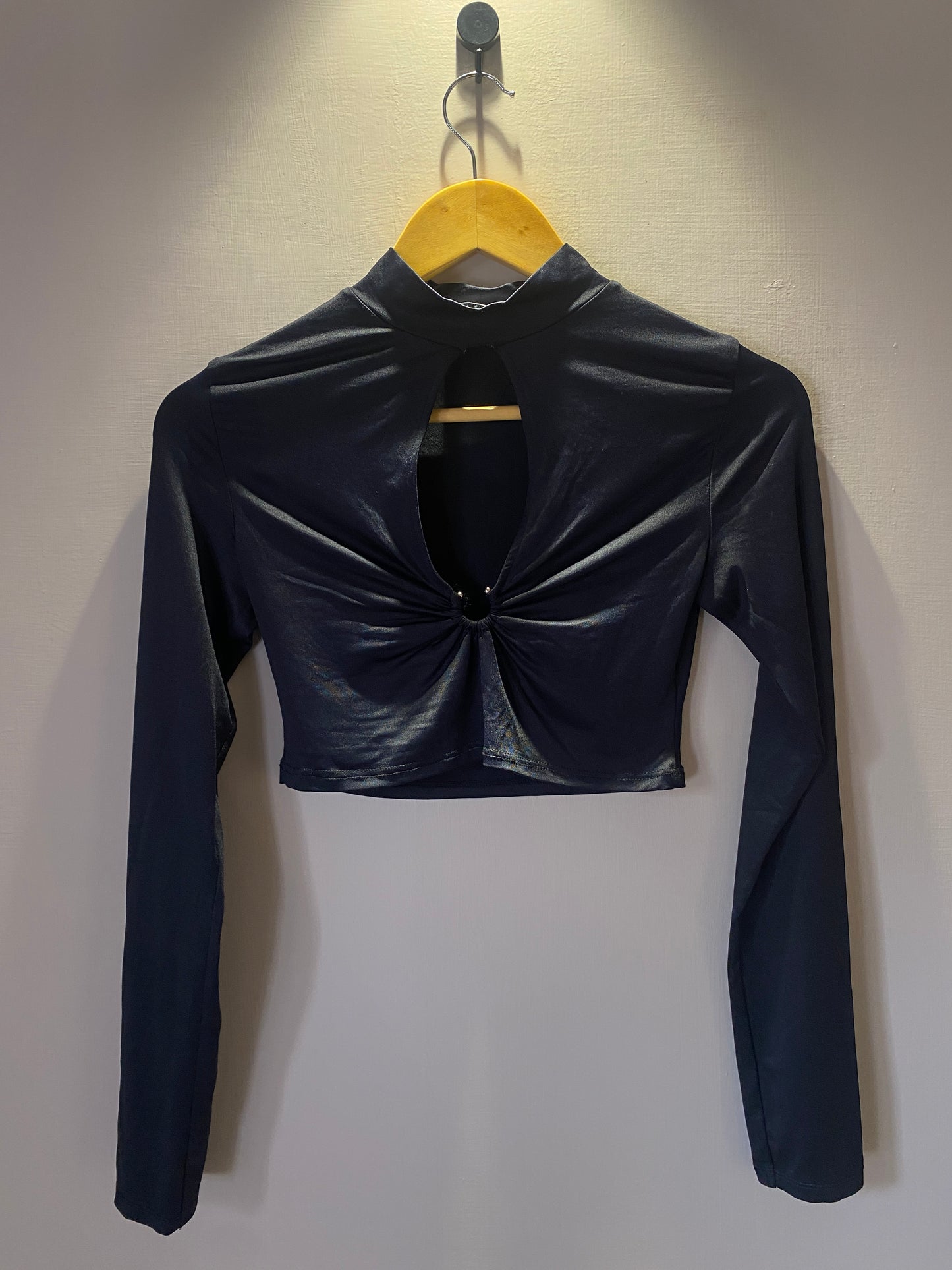 shein-black-long-sleeve-cutout-crop-top