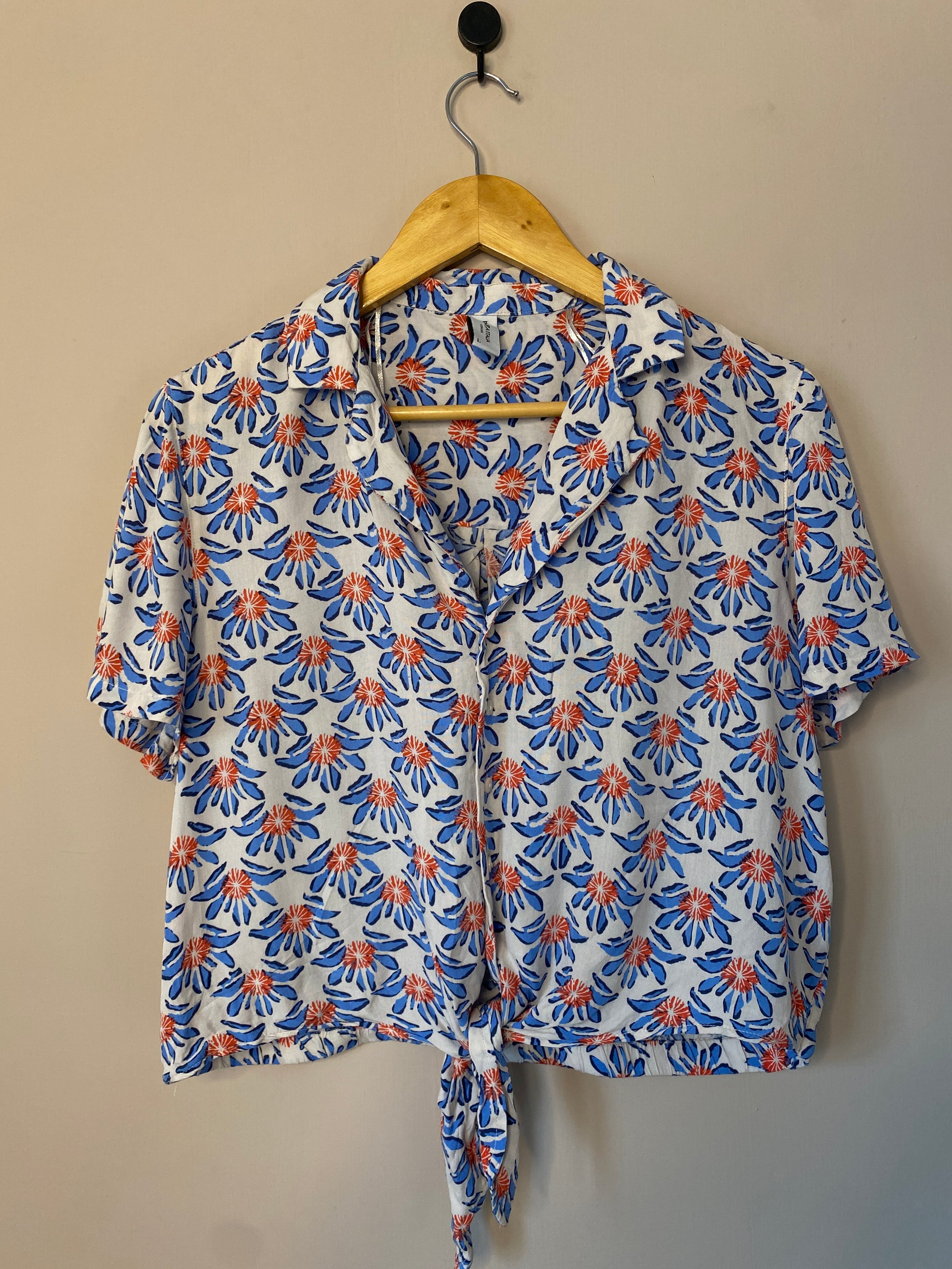 : floral-tie-front-cropped-shirt