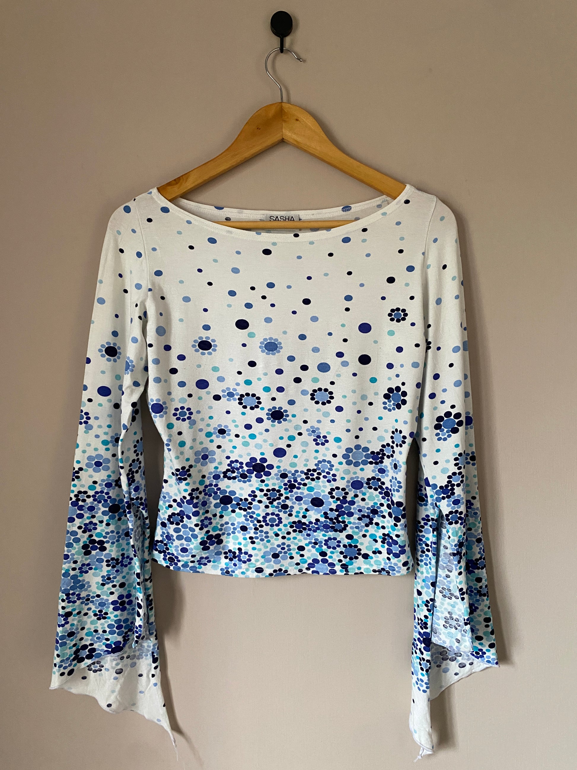 white-blue-floral-bell-sleeve-top-41