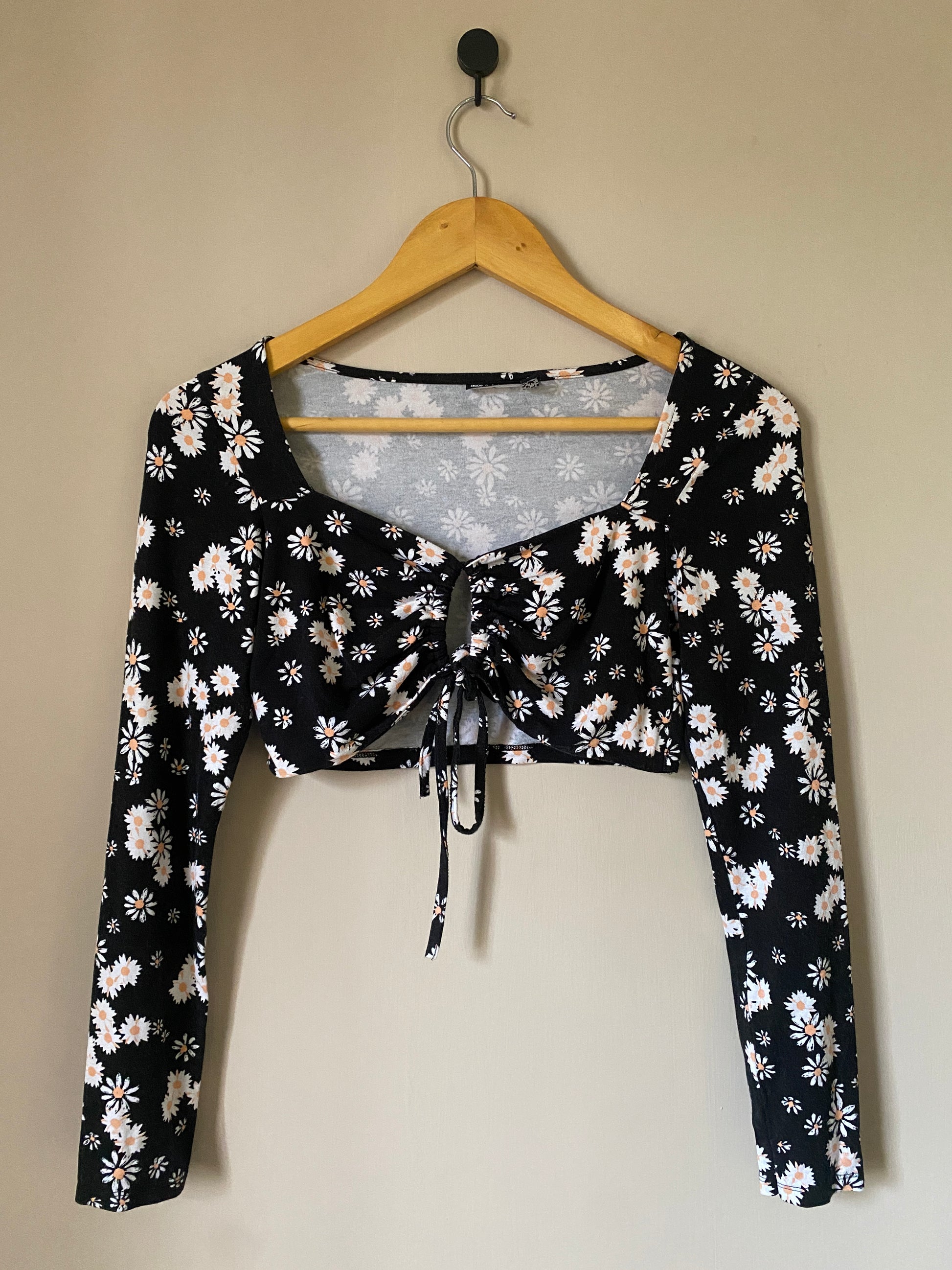 black-floral-tie-front-crop-top