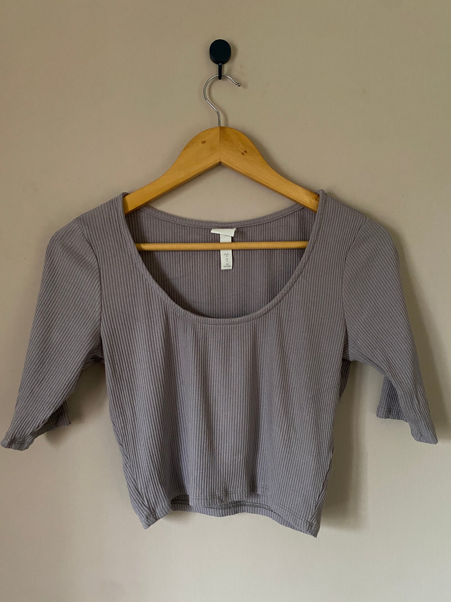 taupe-ribbed-cropped-scoop-neck-top-43