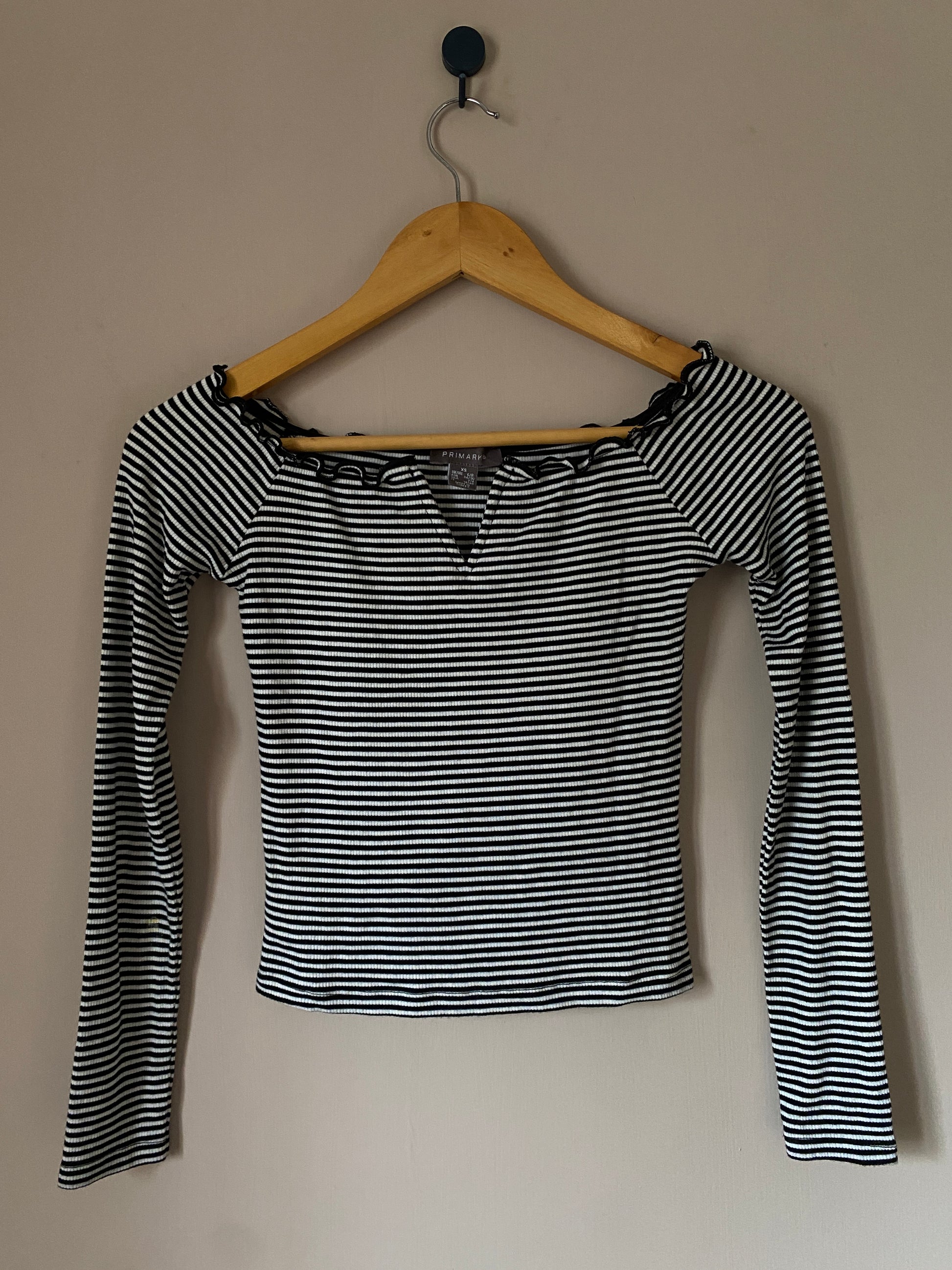 black-white-striped-offshoulder-top-33