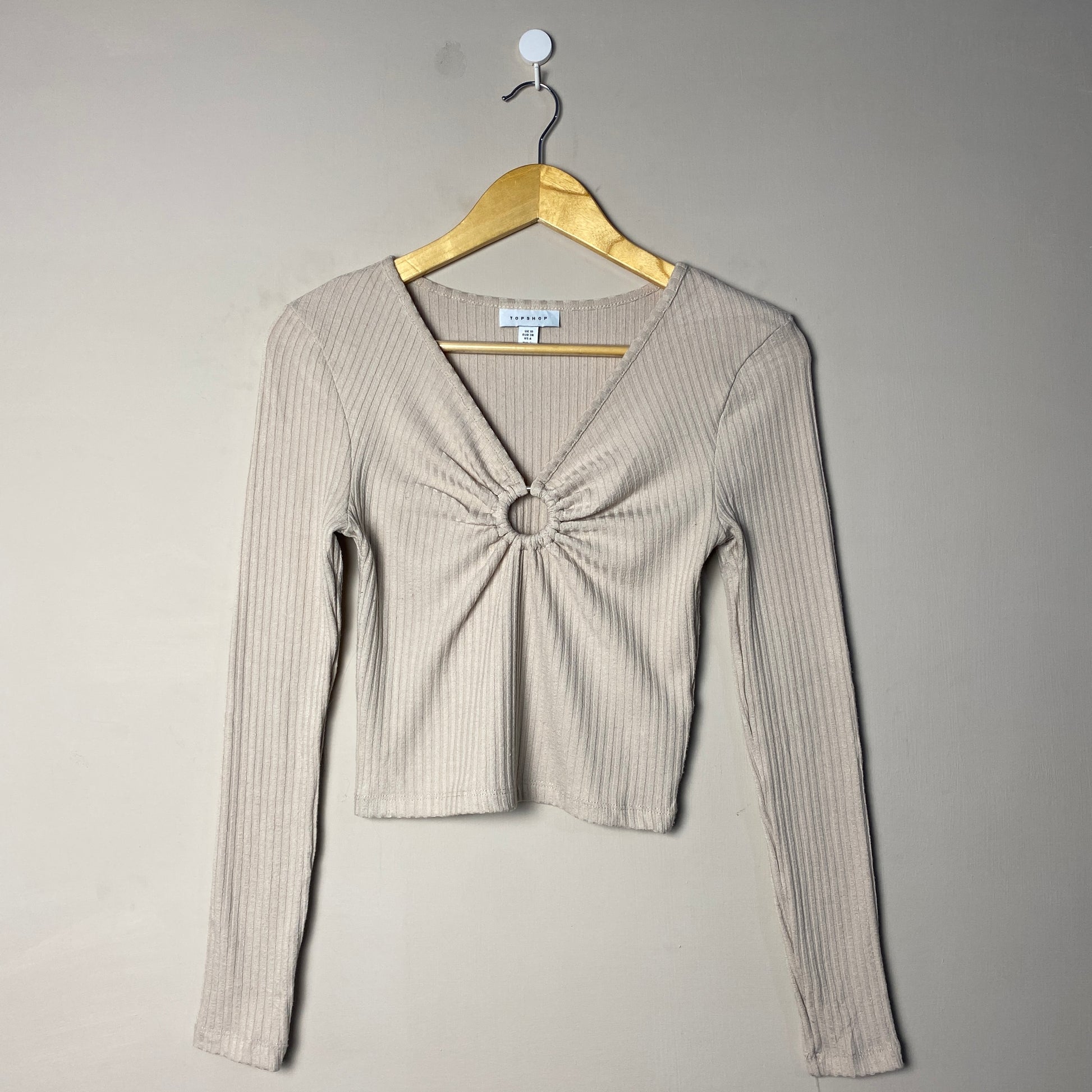 beige-ringdetail-top-096