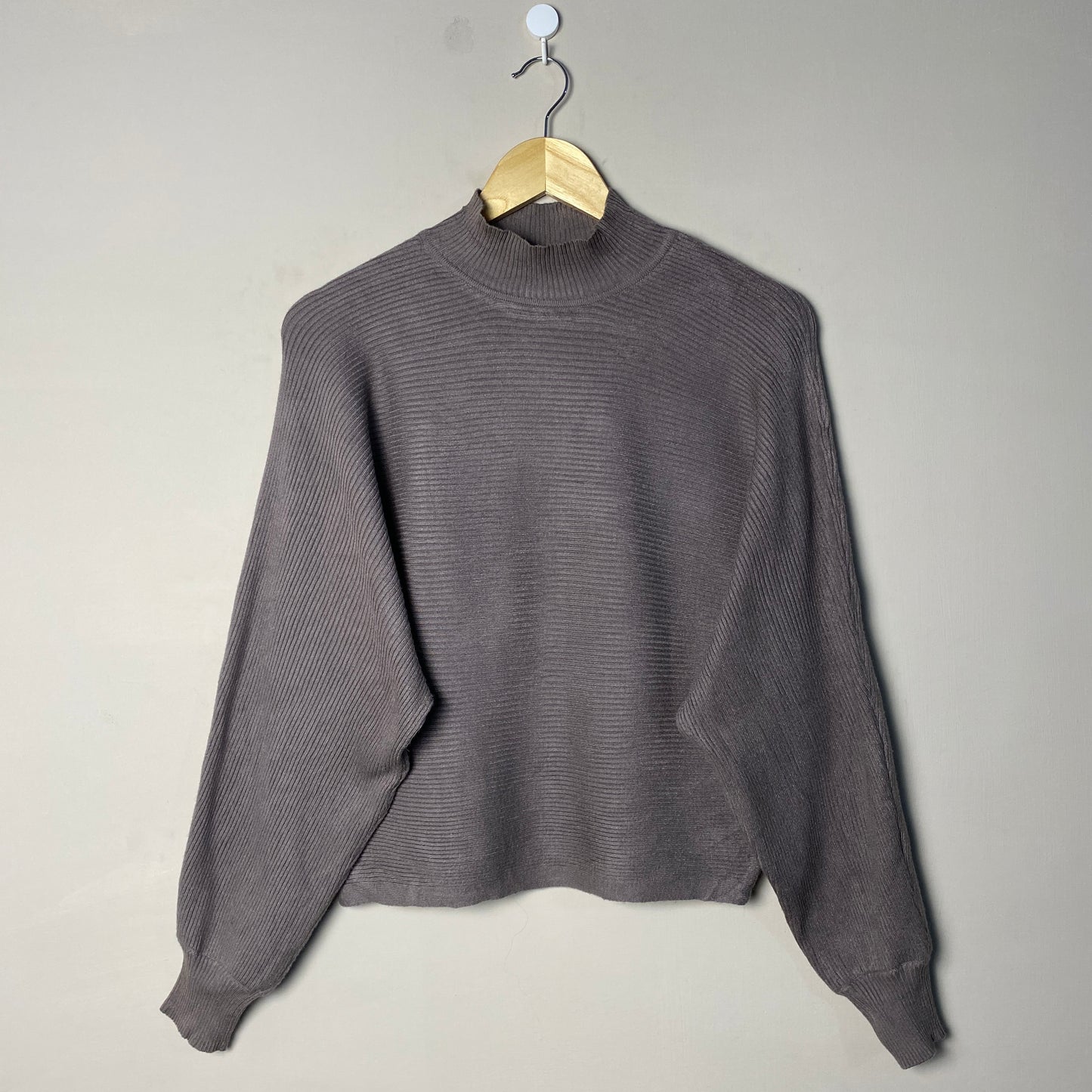 grey-mockneck-top-095