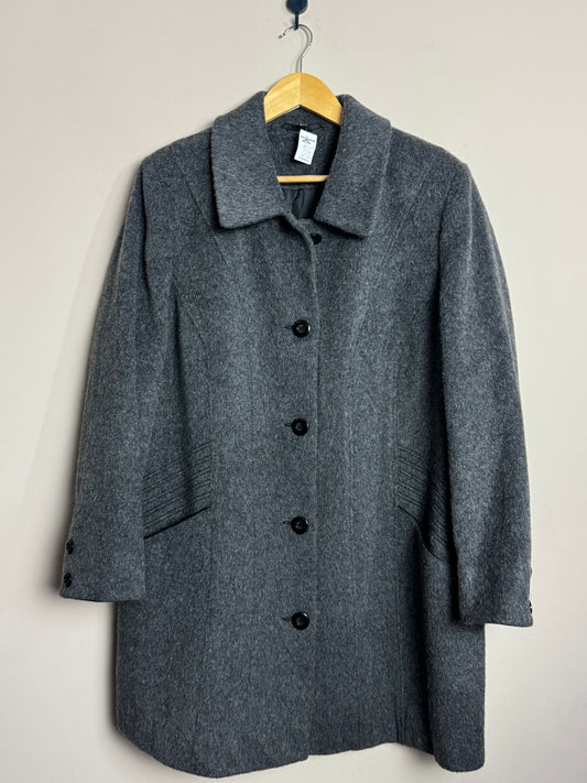 grey-buttoned-coat