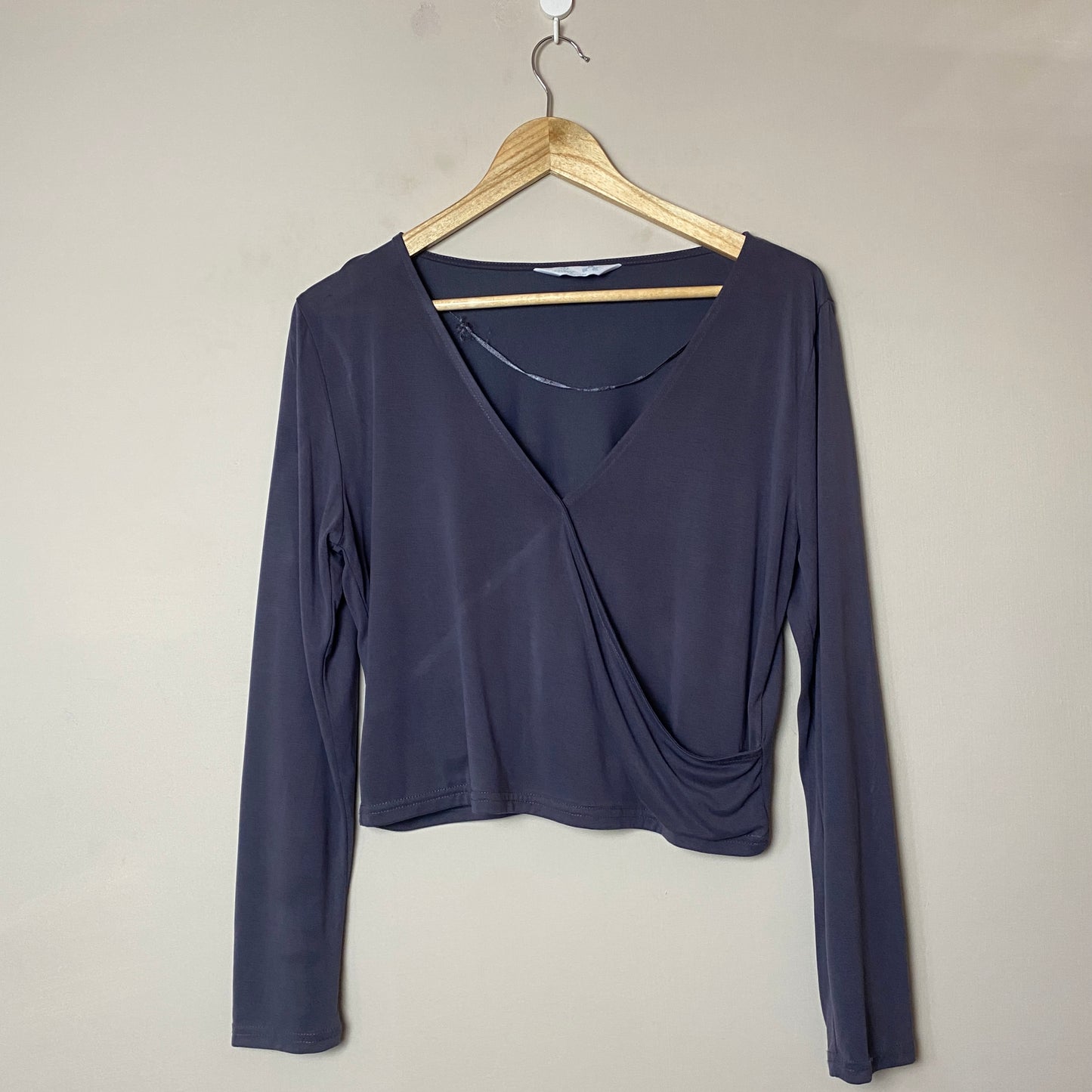 grey-wrapfront-top-087