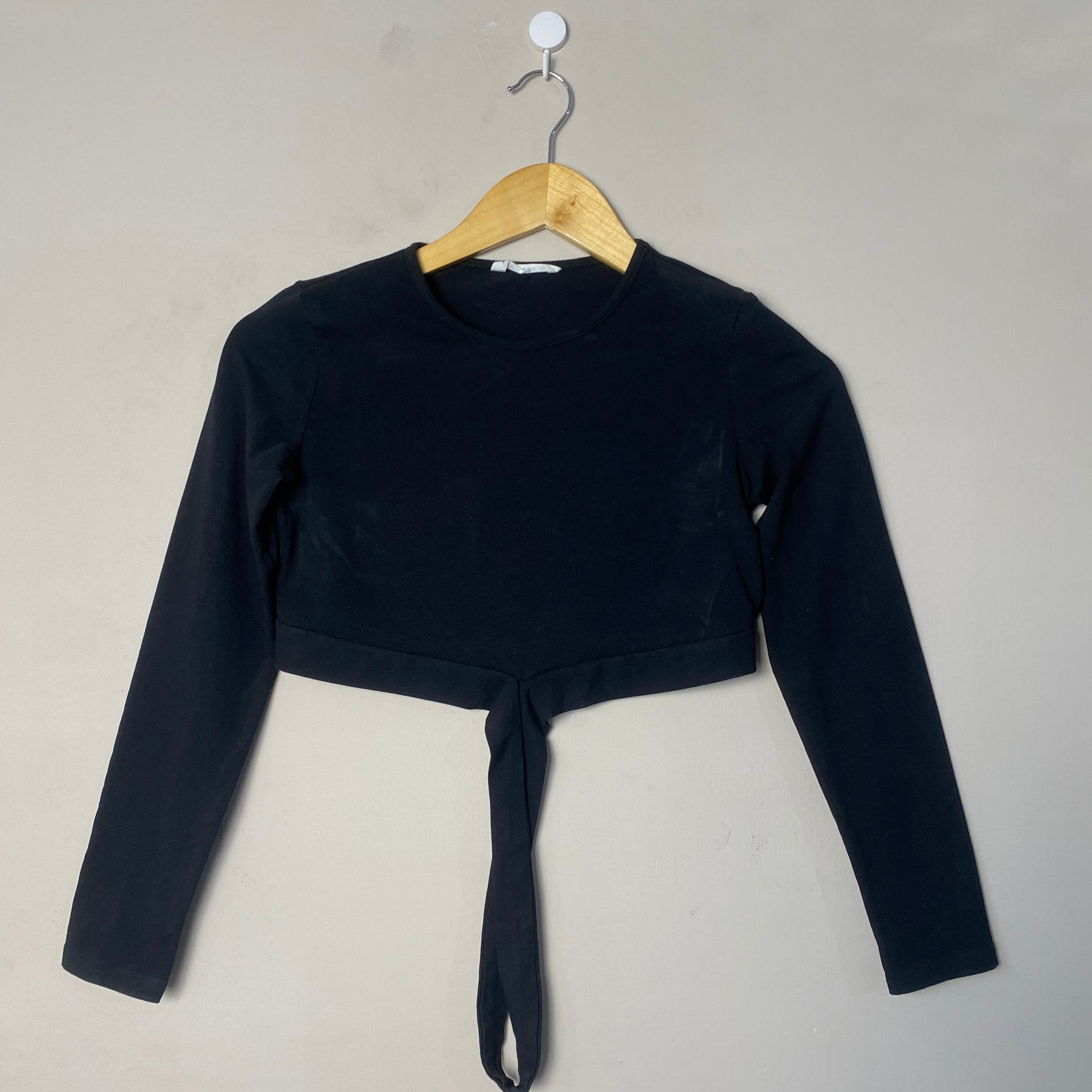 black-fronttie-croptop-178