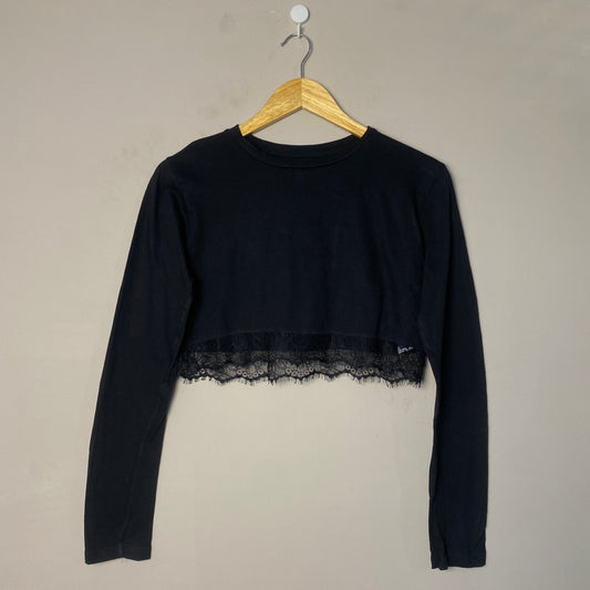 black-lace-trim-croptop-190